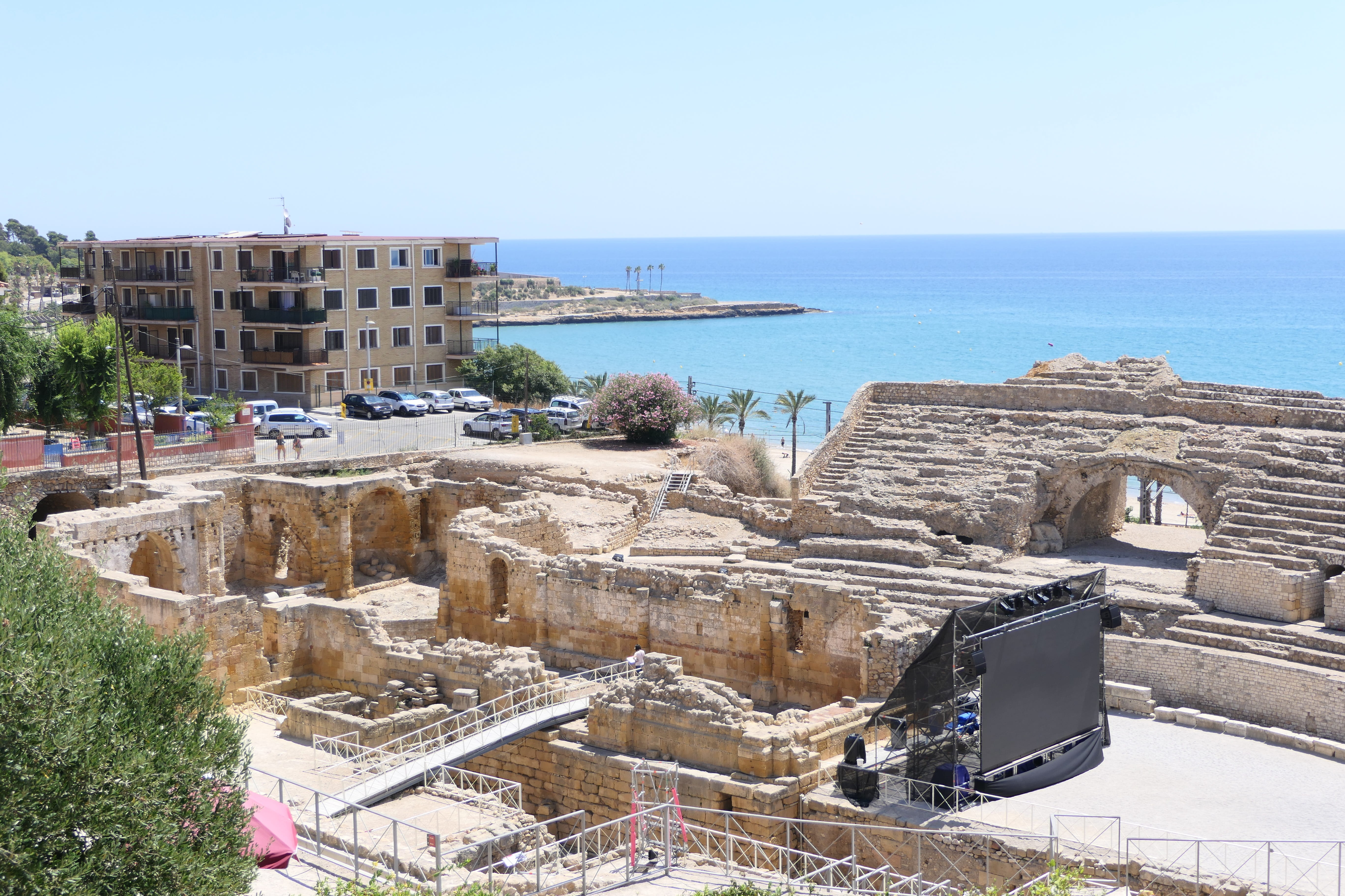 sky, roman, deterioration, sea, the past, arena, 5K, abandoned, incidental people, ruined, built structure, day, architecture, history, horizon, outdoors, HD Wallpaper