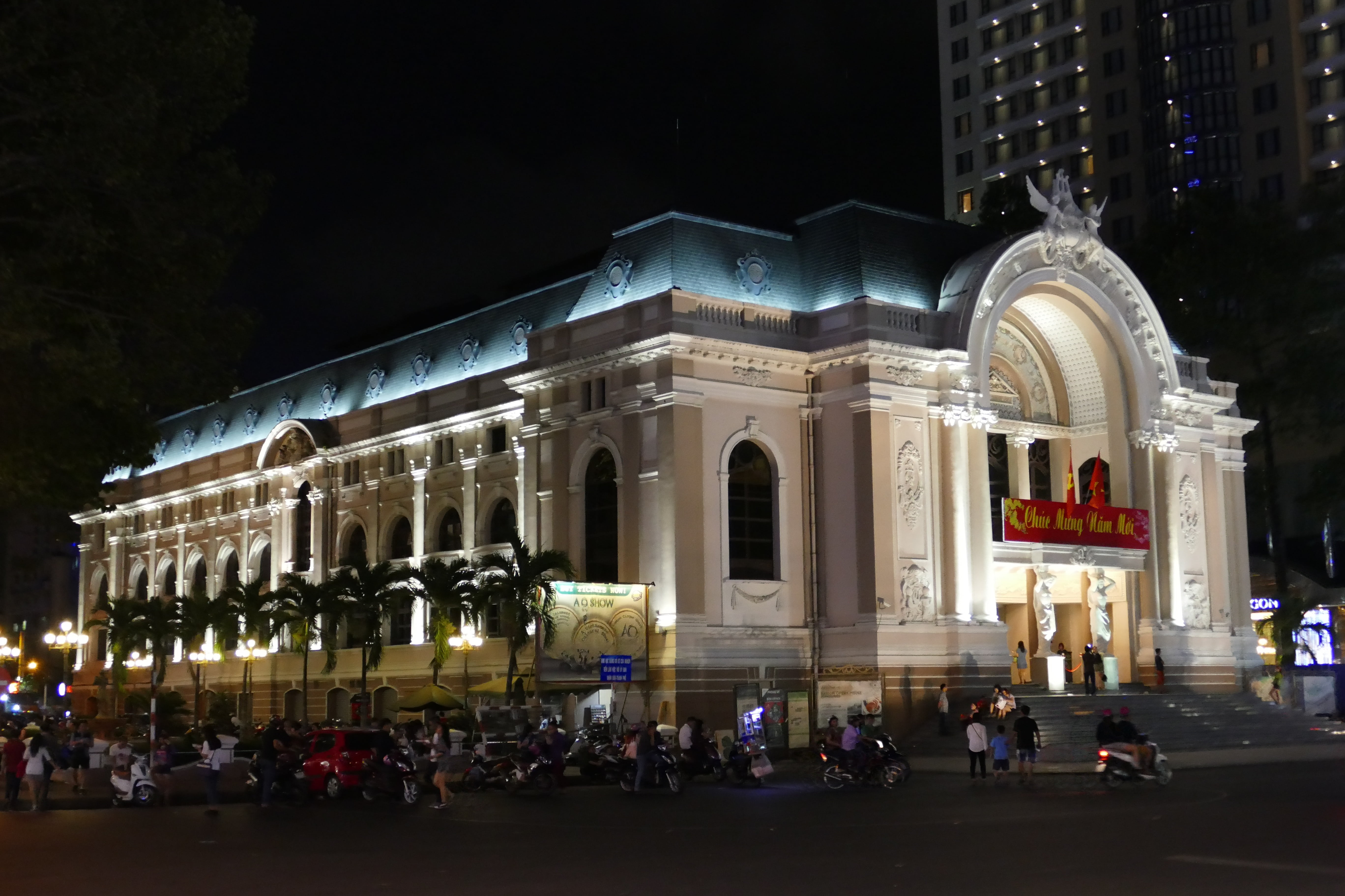 building, saigon ho chi minh city, lifestyles, travel, building exterior, illuminated, lighting, places of interest, evening, crowd, tourism, vietnam, arch, HD Wallpaper
