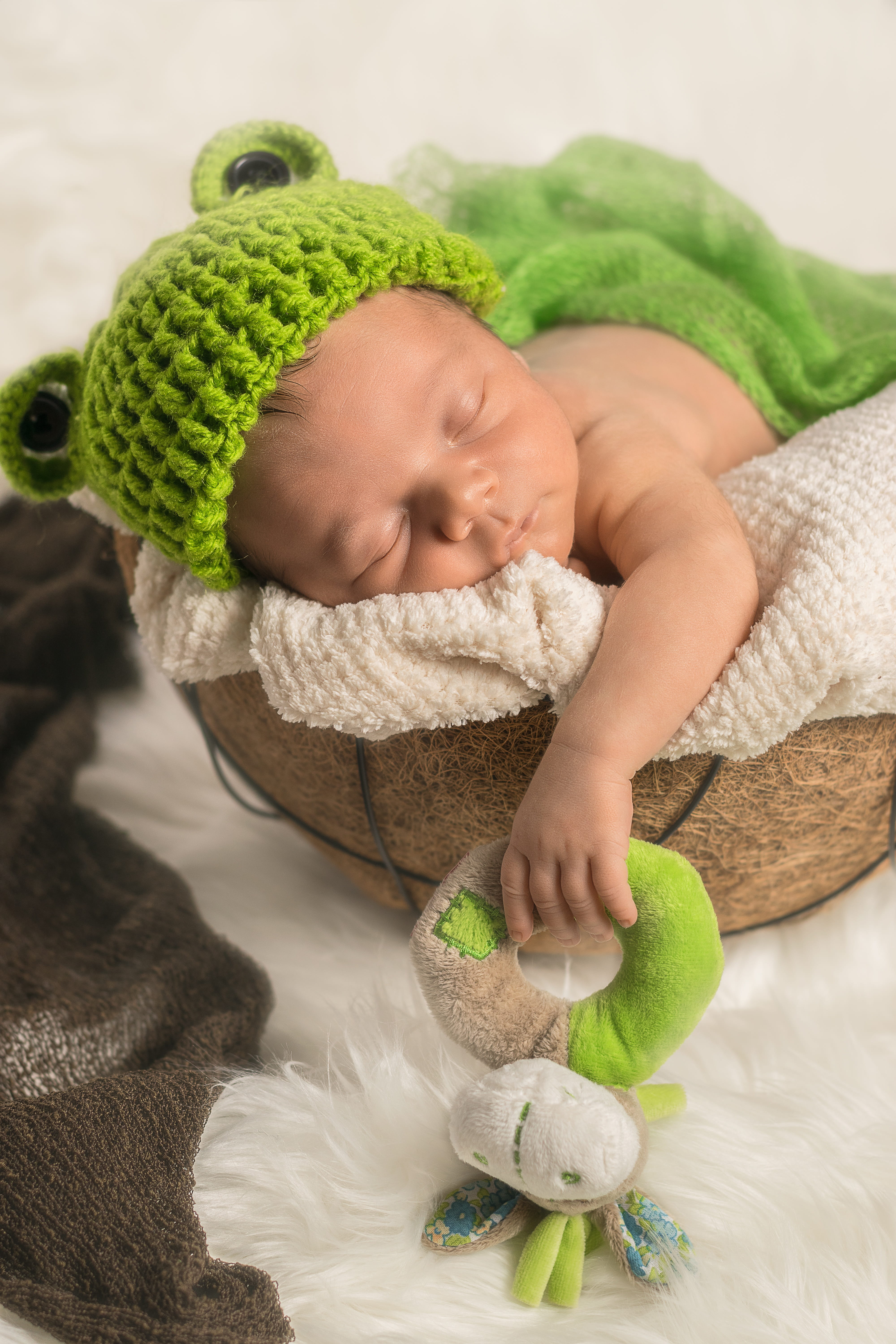 baby, knit hat, new born, cute, eyes closed, one person, young, 5K, small, toddler, warm clothing, clothing, child, real people, hat, childhood, son, babyhood, Phone HD Wallpaper