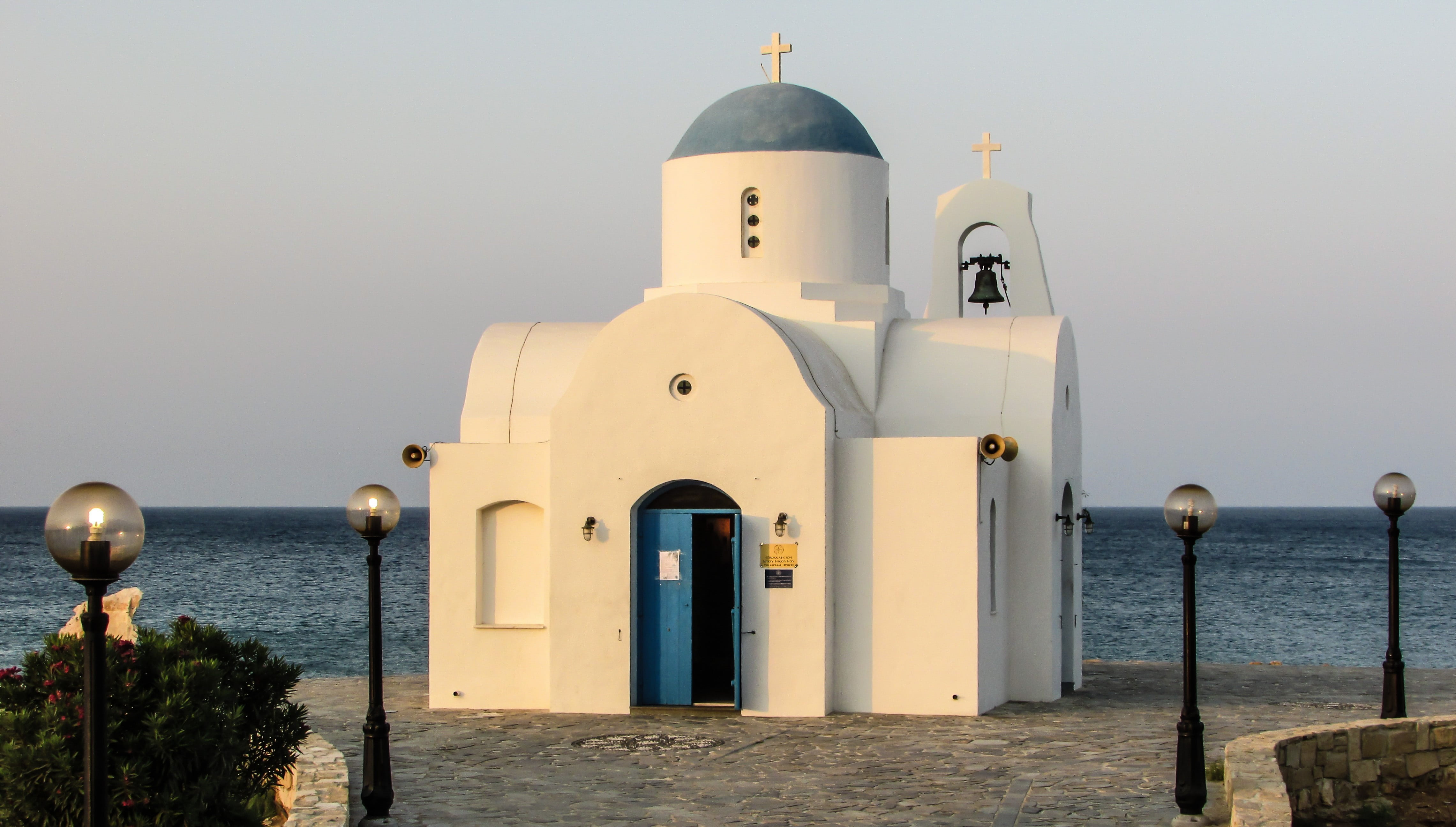 built structure, dome, sea, tourism, travel destinations, summer, blue, sky, chapel, greece, cyclades Islands, white, water, aegean Sea, nature, mediterranean Sea, HD Wallpaper