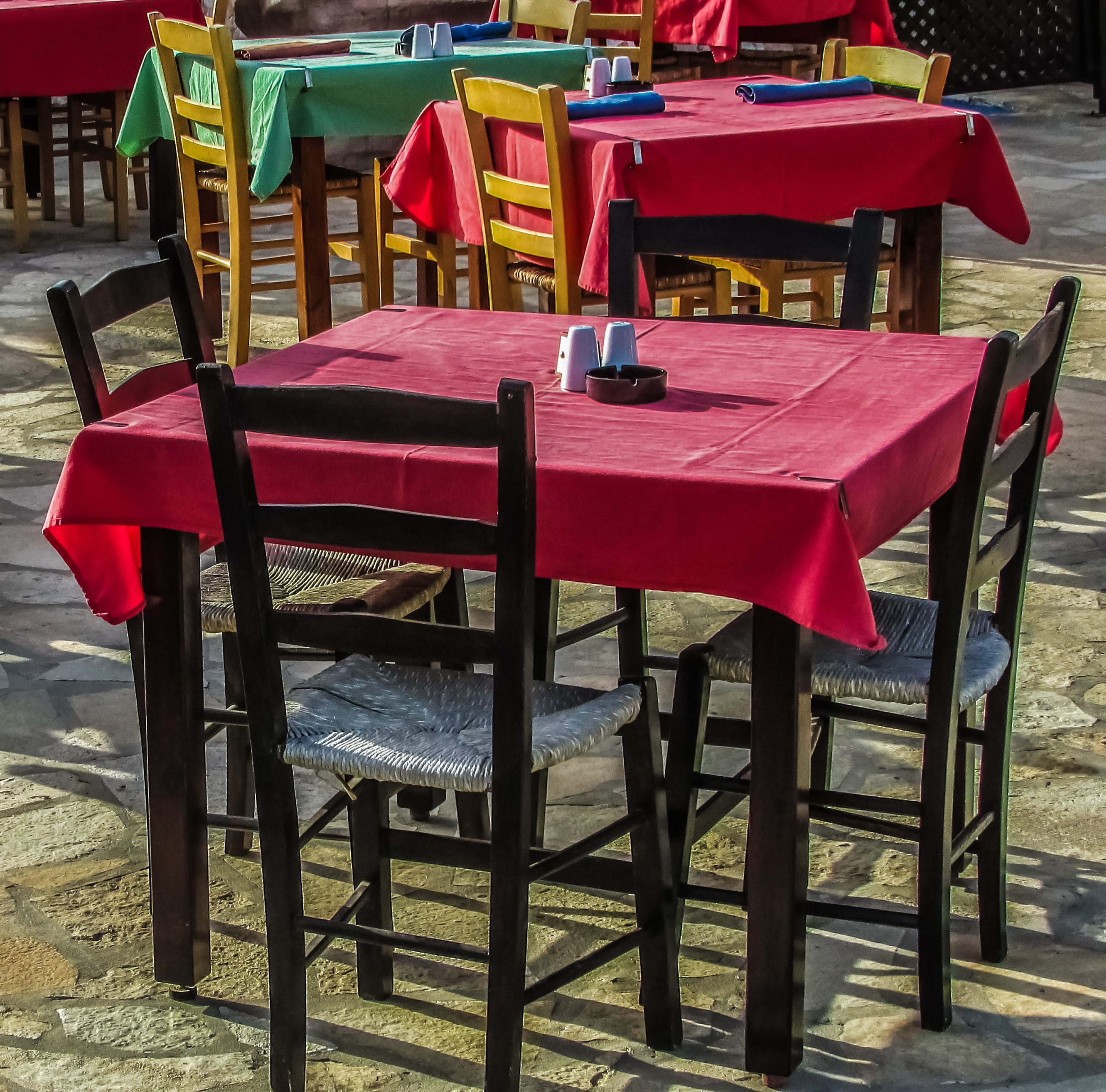 architecture, outdoors, vacations, 2K, empty, place setting, setting, wood - material, business, Colours, tablecloth, Cyprus, cafe, food and drink, absence, HD Wallpaper