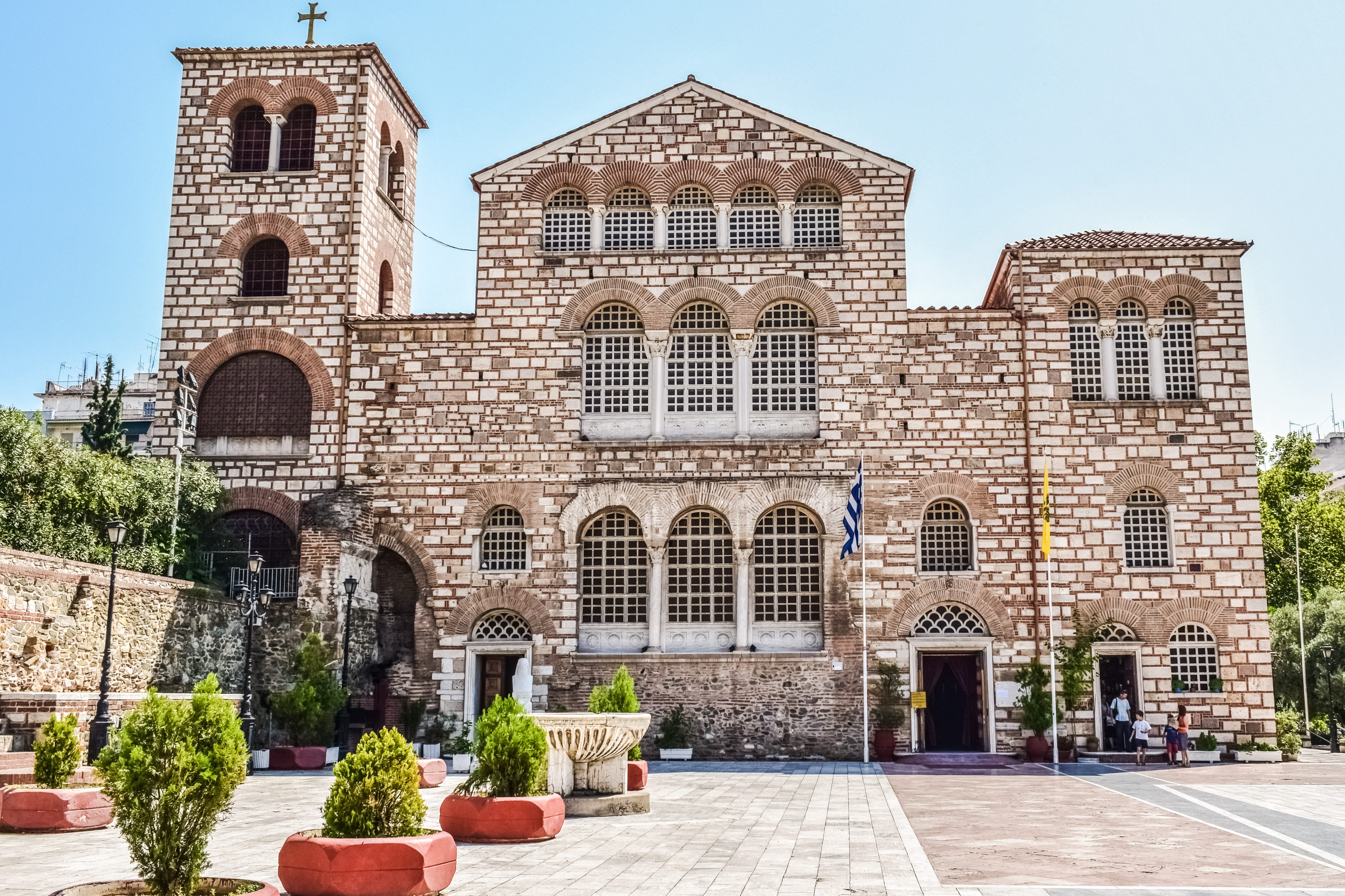 day, heritage, landmark, monument, historic, macedonia, 4th century, built structure, courtyard, plant, residential district, thessaloniki, 5K, sunlight, HD Wallpaper