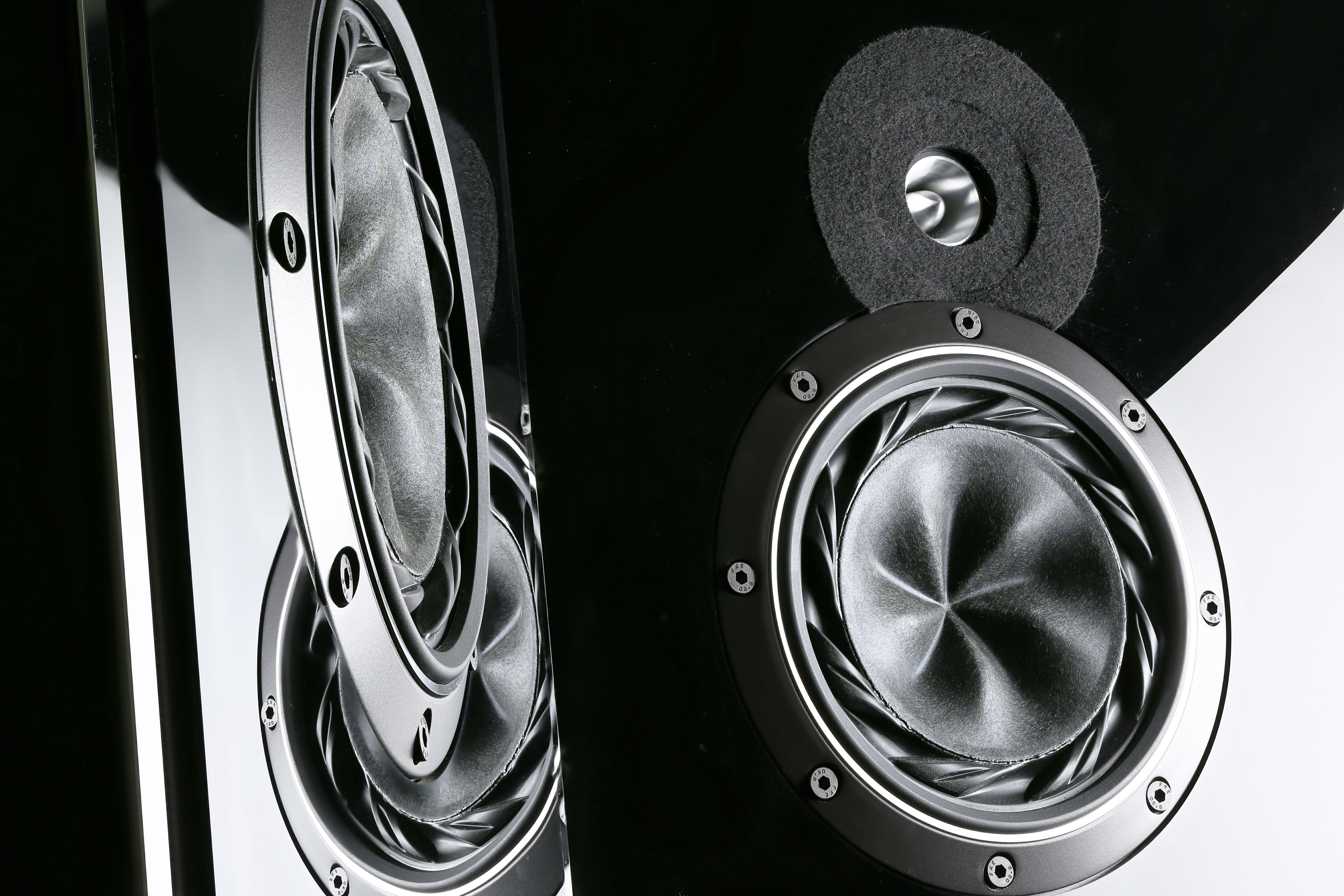 indoors, studio shot, simplicity, black, digital, black background, black color, chrome, equipment, alloy, speaker, close-up, shape, circle, HD Wallpaper