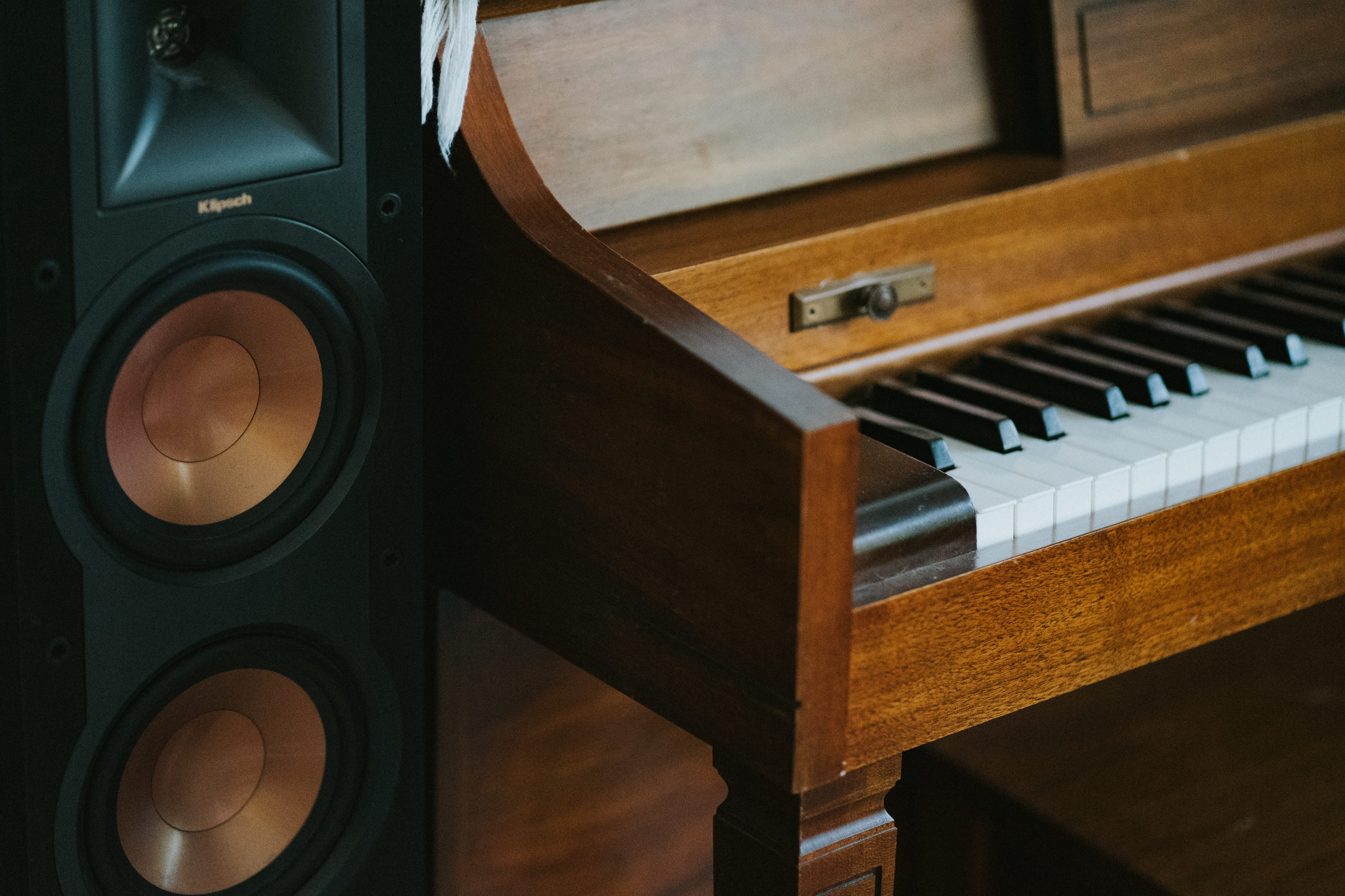 musical equipment, wood - material, arts culture and entertainment, pianoa, brown, audio equipment, indoors, keyboard instrument, piano, musical instrument, HD Wallpaper