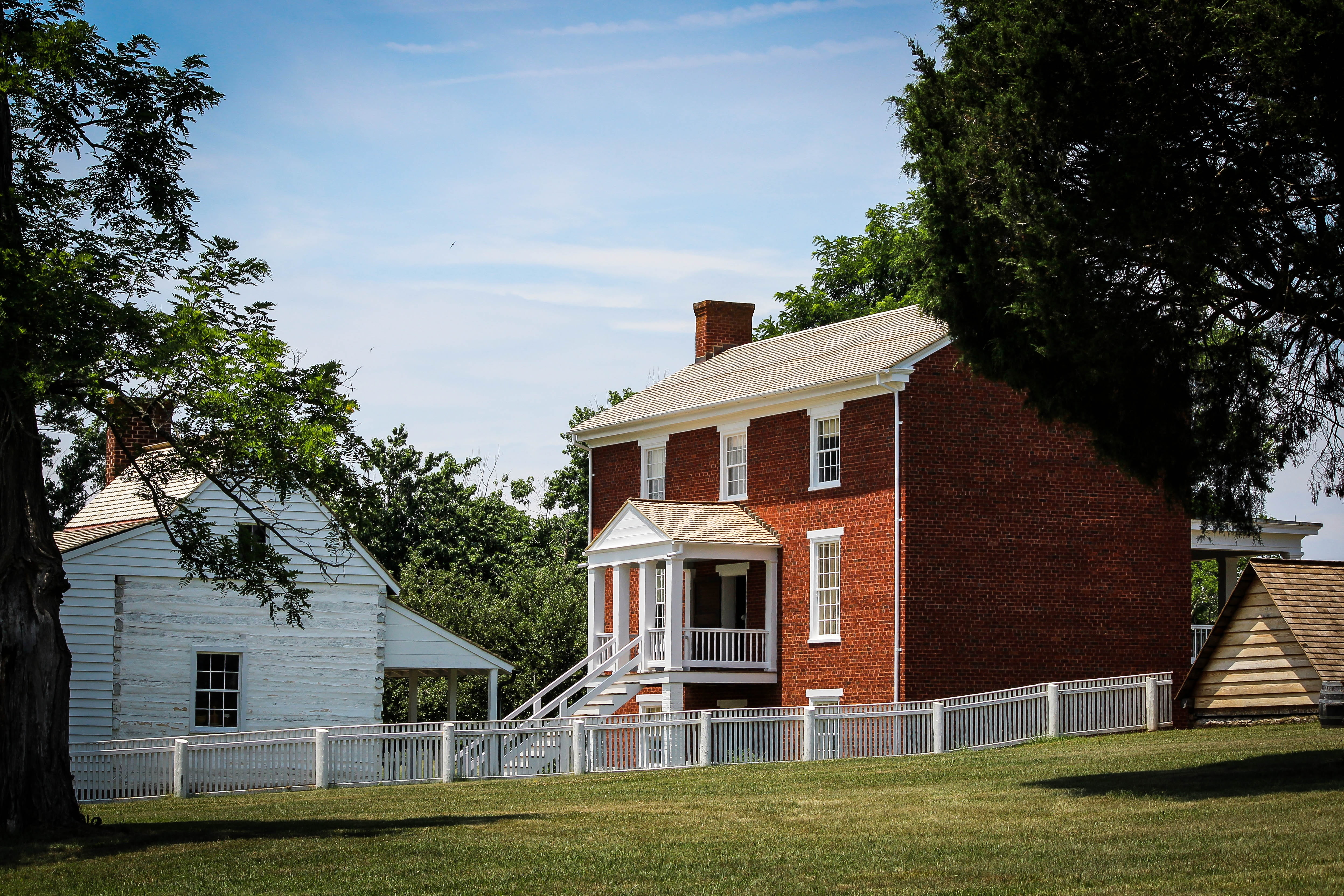 front or back yard, united states national park, lawn, day, luxury, american civil war, outdoors, no people, grass, building, home ownership, plant, architecture, HD Wallpaper