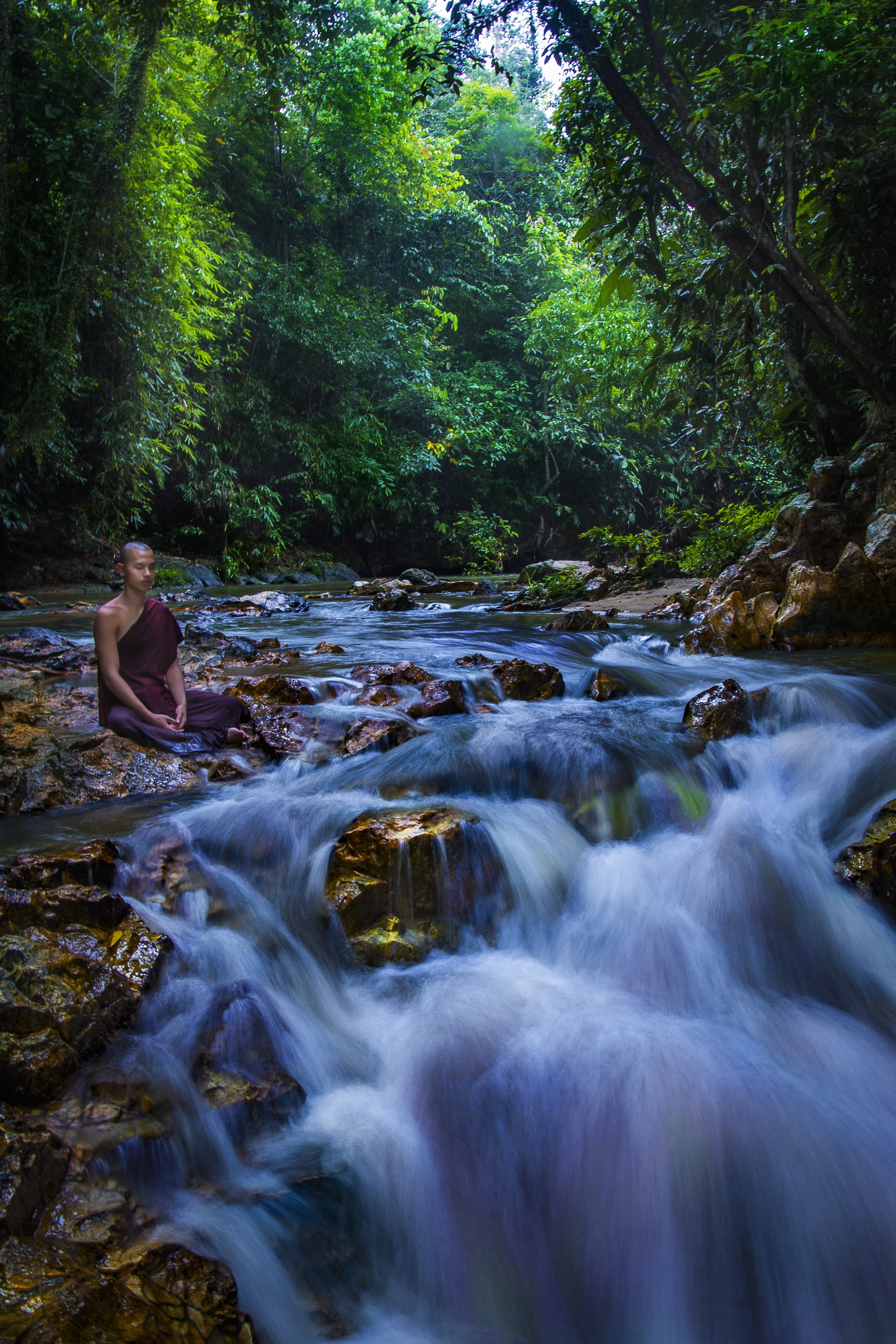 motion, lifestyles, buddhist, land, meditate, outdoors, nature, rock, person, beauty in nature, scenics - nature, leisure activity, monk at creek, flowing water, Phone HD Wallpaper