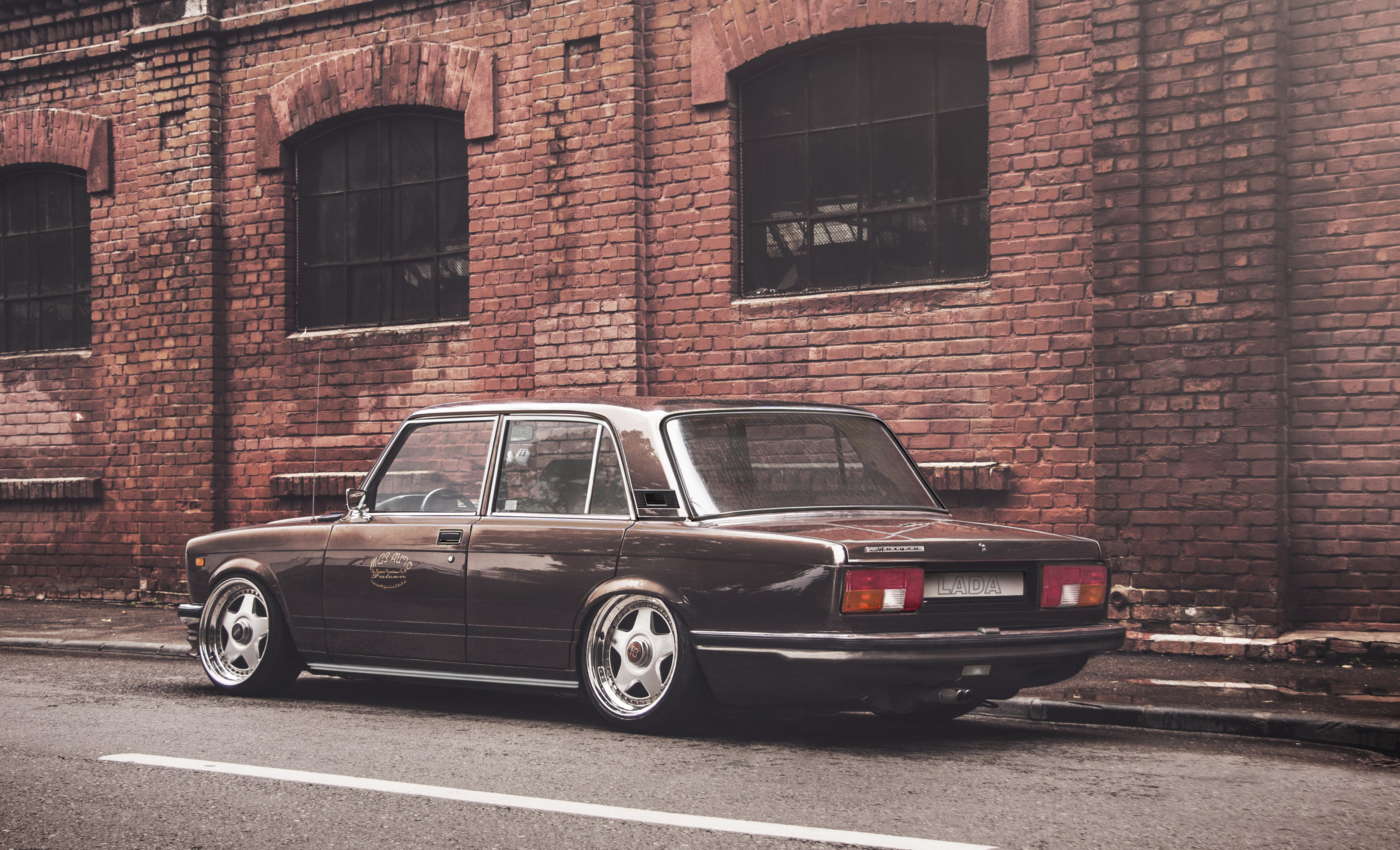 brick, grille, motor vehicle, old, 2105, VAZ, stationary, building Exterior, retro Styled, antique, brown, chrome, history, wall, street, tuning, built Structure, HD Wallpaper
