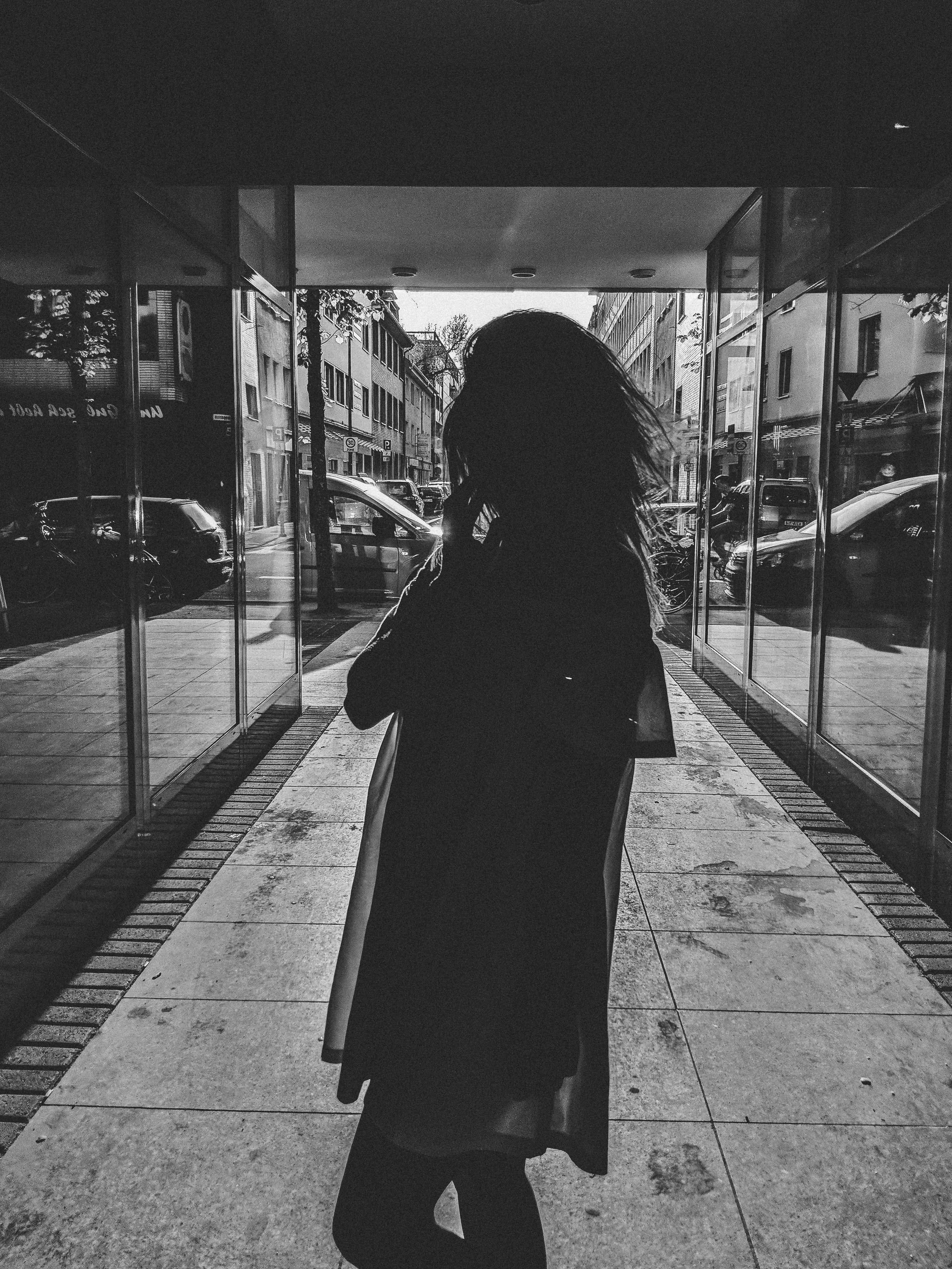 building exterior, one person, josef-schwartz-anlage 4, full length, warm clothing, urban, dusk, women, 2K, rear view, railroad station platform, street, Phone HD Wallpaper