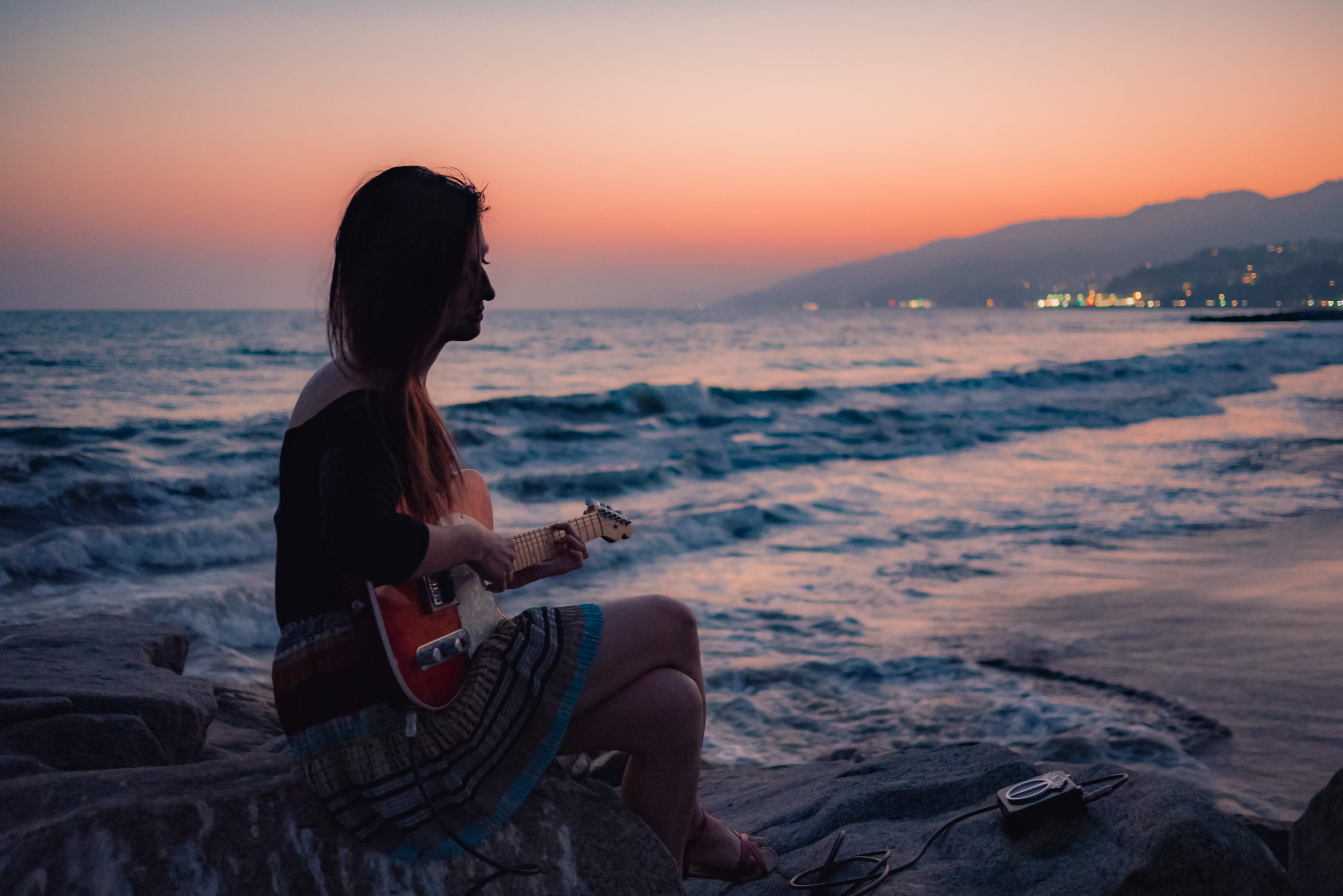 horizon over water, leisure activity, united states, adult, land, orange, guitar, scenics - nature, santa monica, sky, beach, ocean, female, telecaster, HD Wallpaper