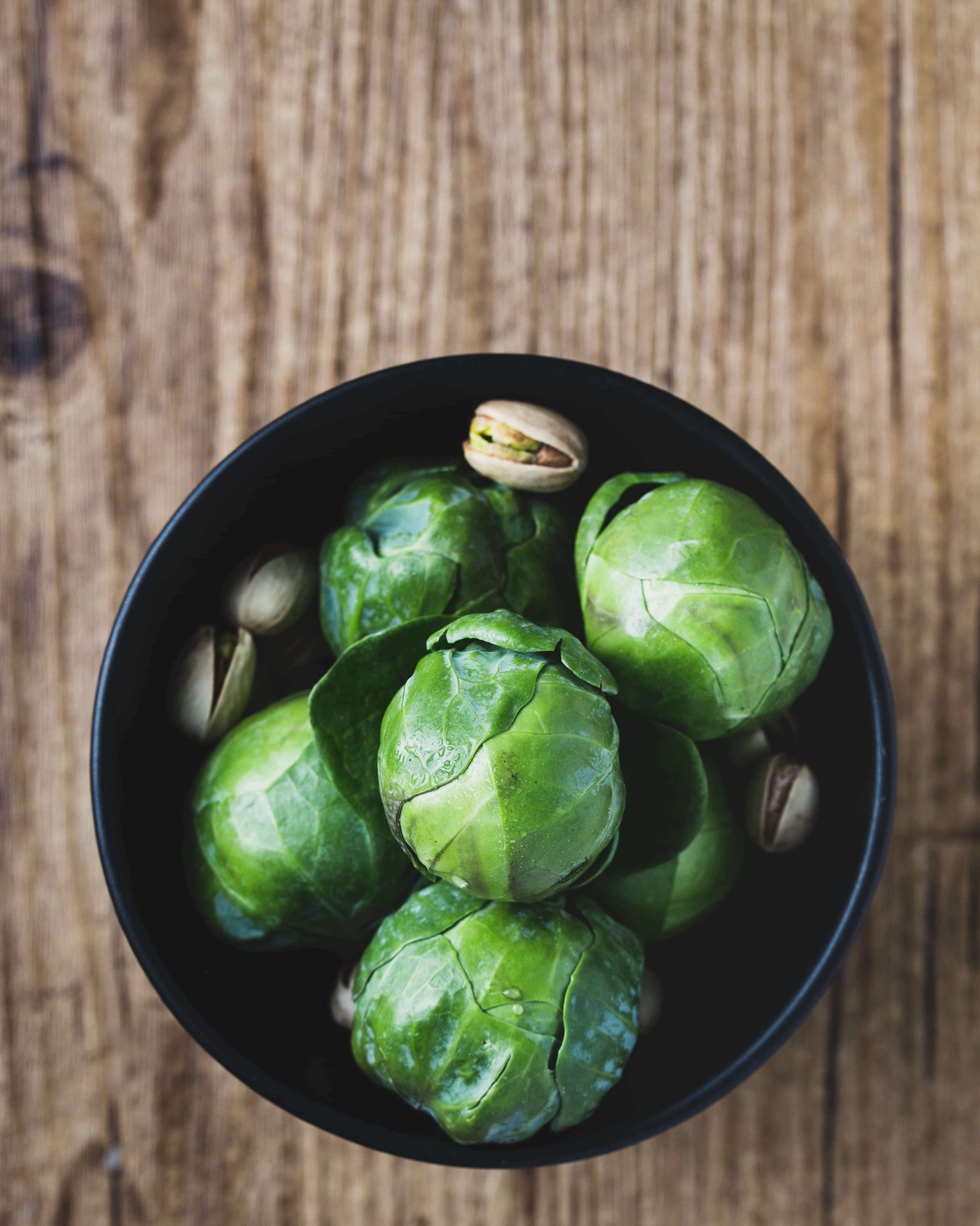 brussels sprout, no people, indoors, food and drink, bowl, healthy eating, close-up, raw food, vegetables, food, wood - material, freshness, container, Phone HD Wallpaper