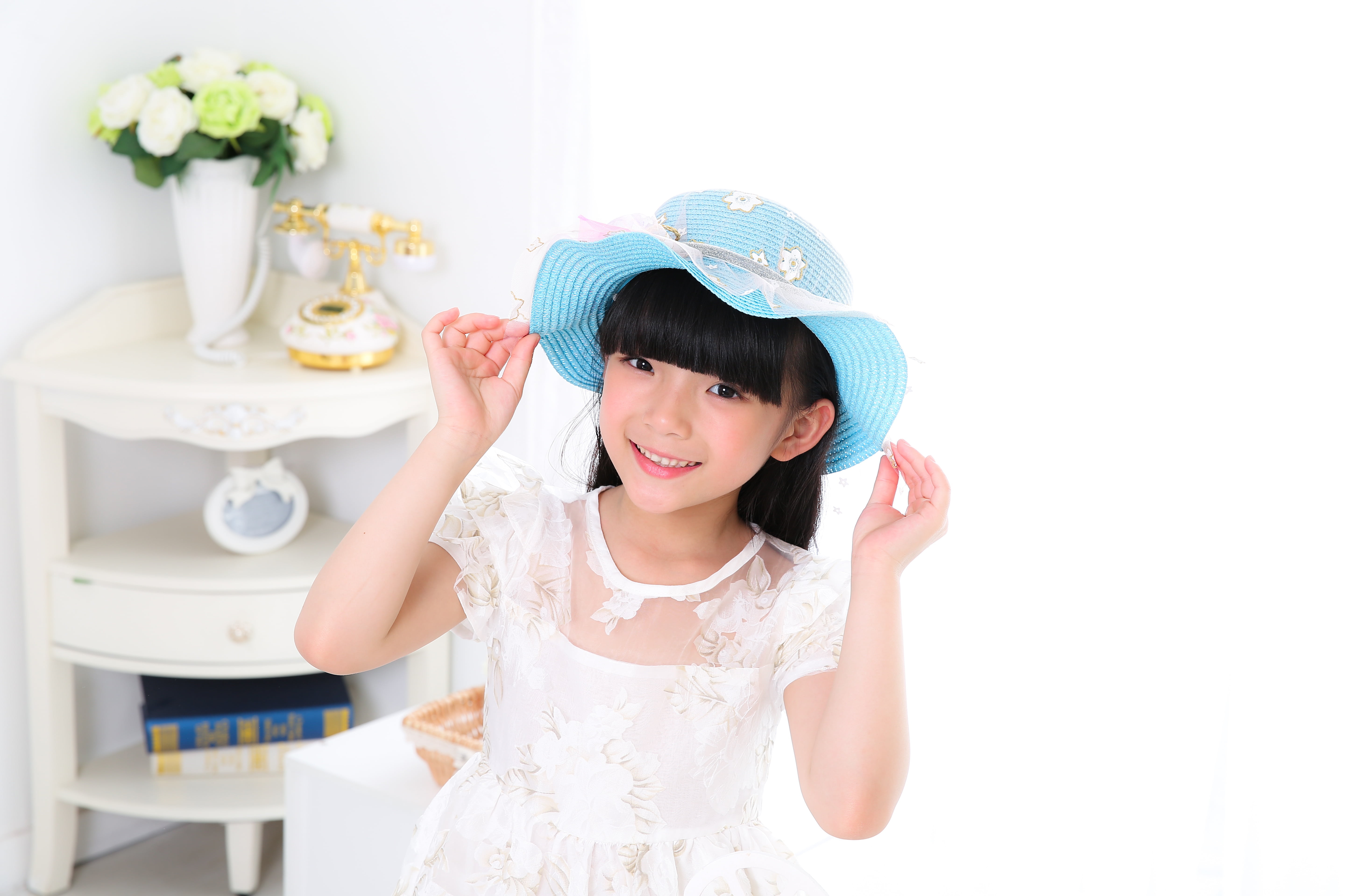 waist up, childhood, front view, innocence, beautiful woman, women, bid, japanese Ethnicity, emotion, japan, clothing, happiness, celebration, white color, HD Wallpaper