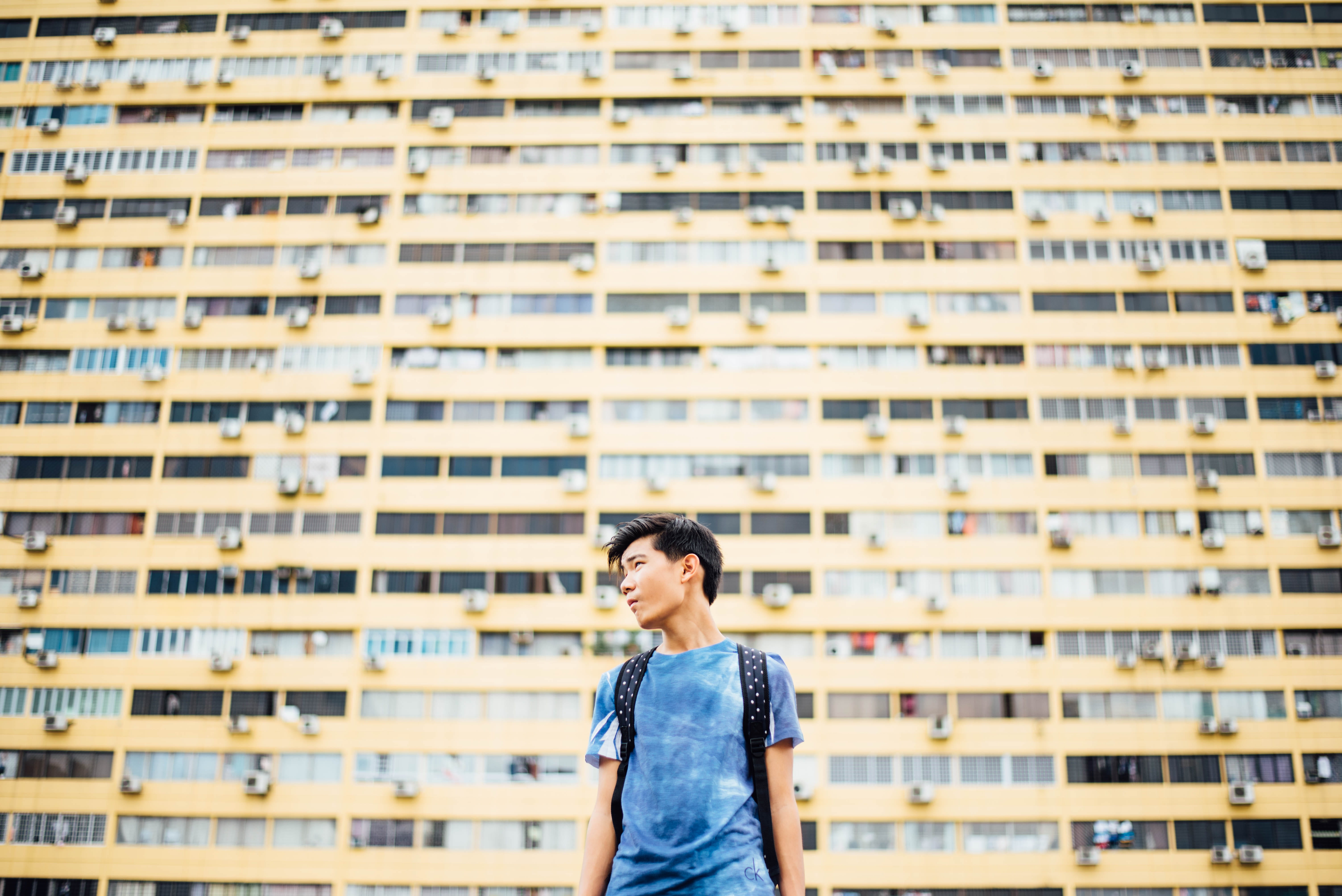 tie dye, adult, hairstyle, facade, city block, apartment, focus on foreground, human, architecture, male, housing, t-shirt, looking away, 5K, lifestyles, HD Wallpaper