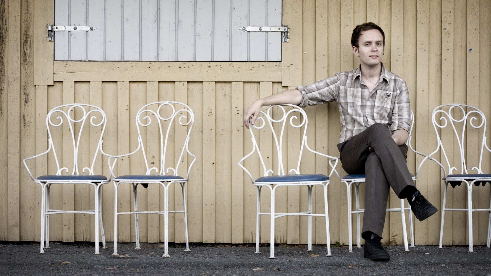 wall, full length, pants, front view, dress, 1080P, jens lekman, one person, chair, looking at camera, architecture, graffiti, men, gray, young adult, HD Wallpaper