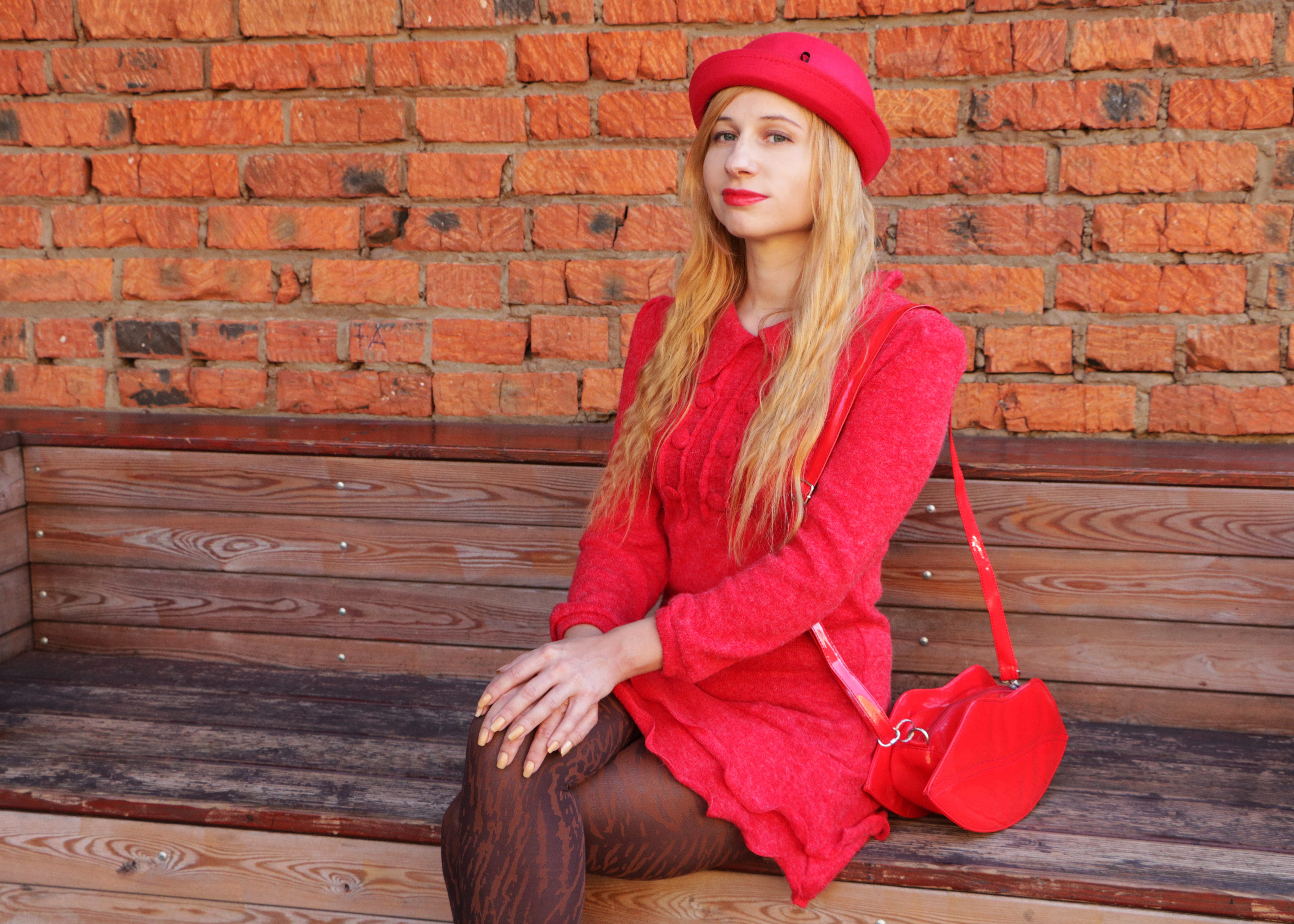 beauty, model, red dress, young women, photo portrait, autumn, architecture, hair, lady in red, dress, real people, 5K, fashion, bowler hat, woman in hat, HD Wallpaper
