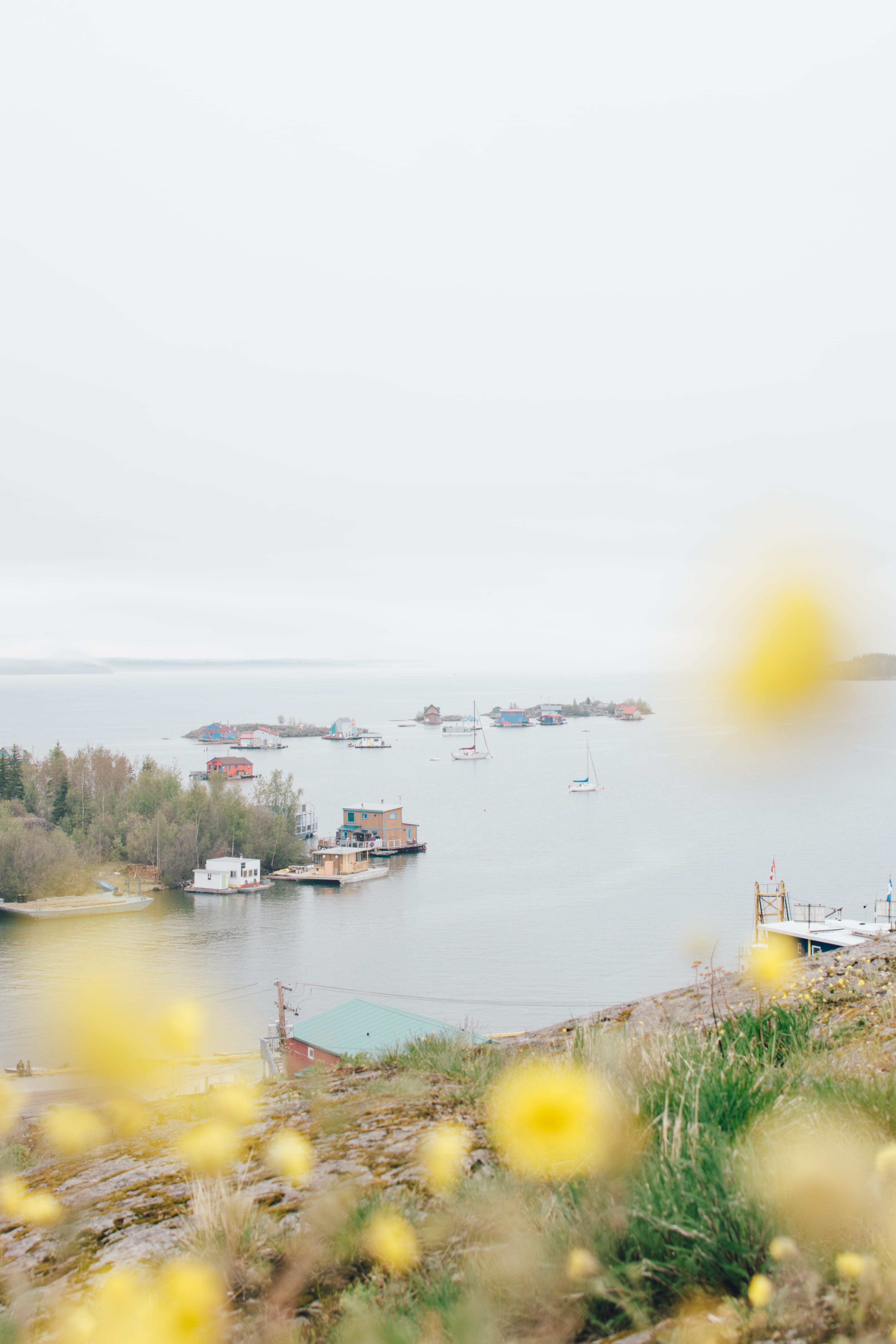 5K, lake, nautical vessel, house, nature, mode of transportation, town, brown, pier, home, travel, sea, outdoors, bokeh, water, beauty in nature, yellow, Phone HD Wallpaper