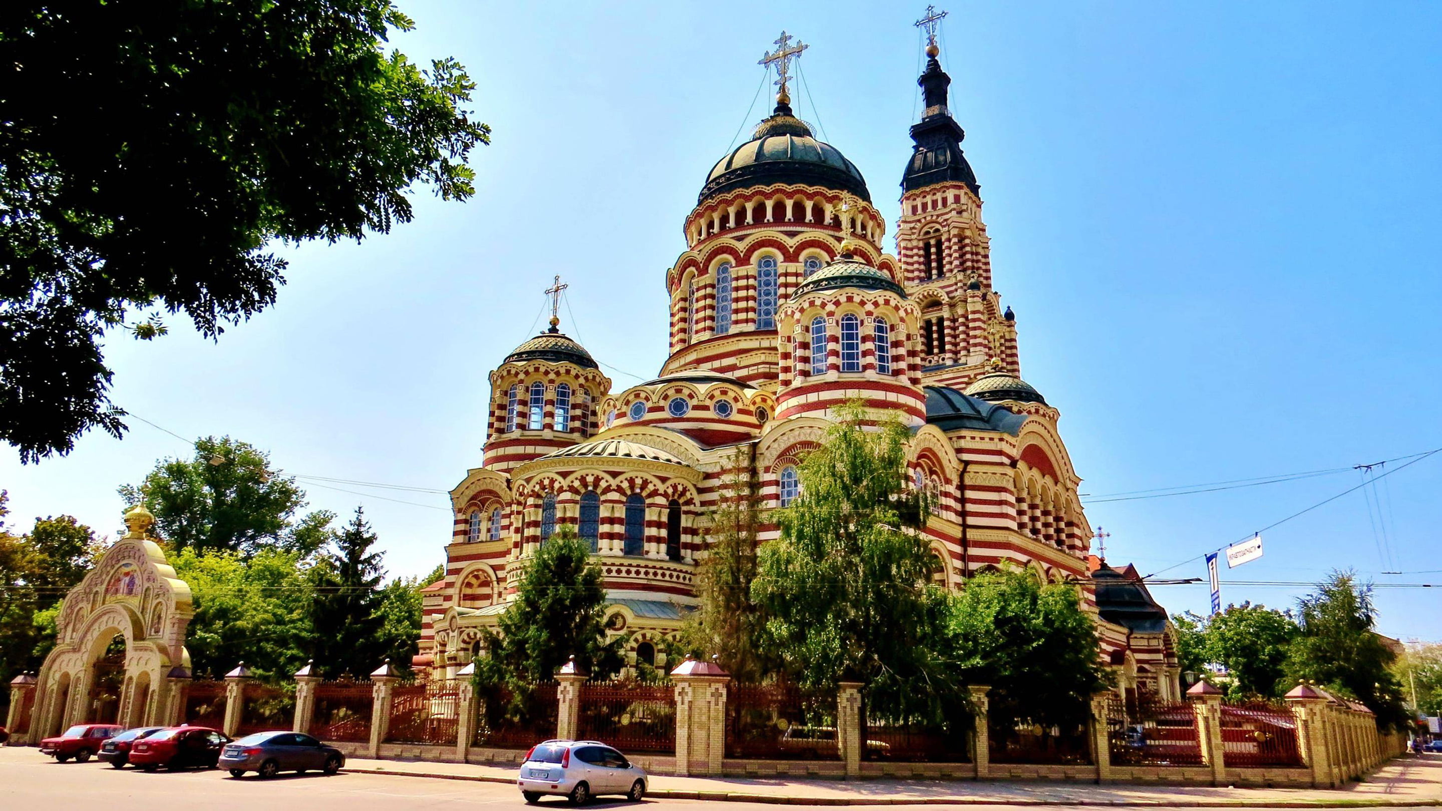 cathedral, built structure, annunciation, belief, kharkiv, motor vehicle, architecture, building exterior, place of worship, religion, 2K, low angle view, HD Wallpaper