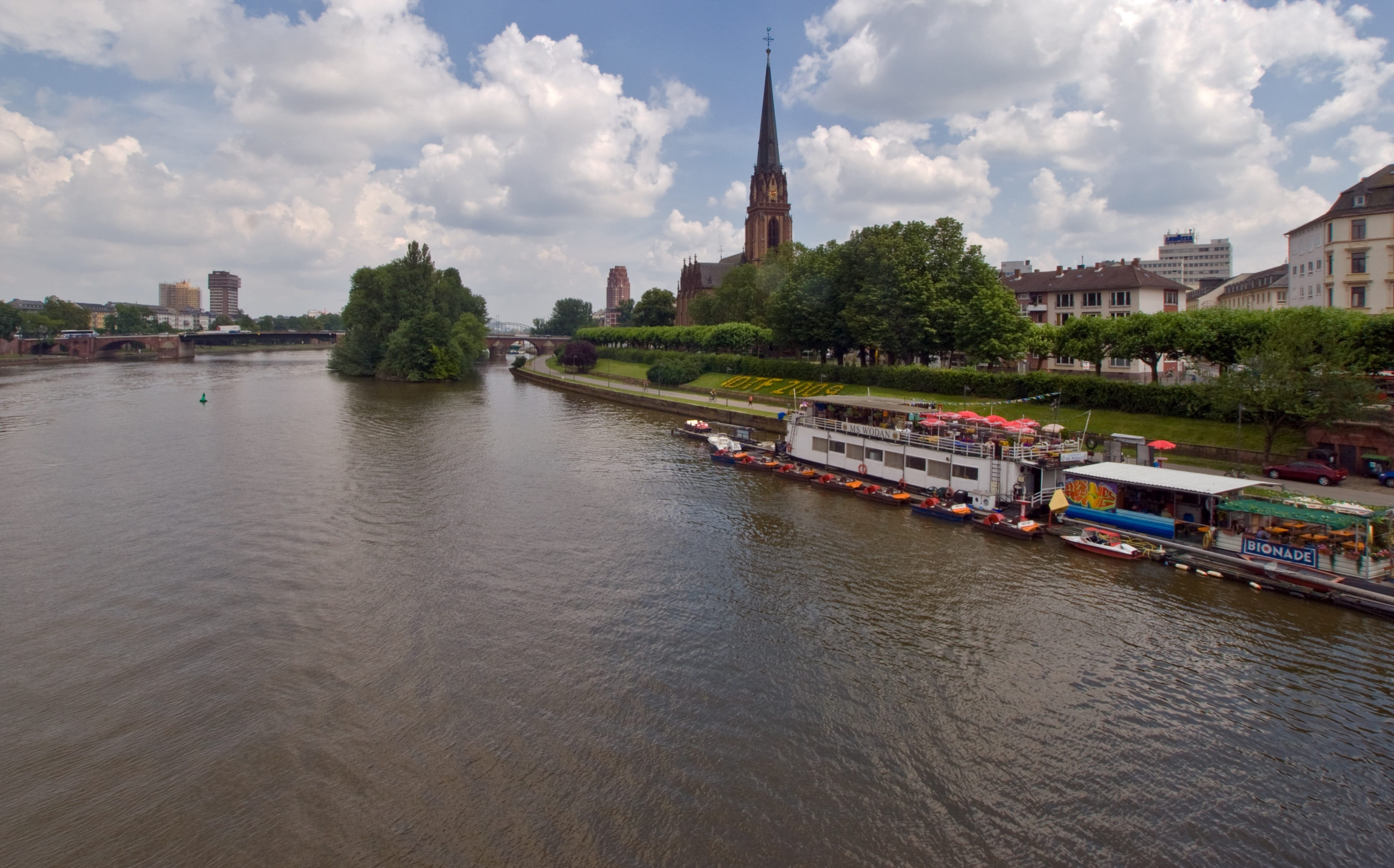 architecture, city, building, nature, cloud - sky, town center, no people, travel, Frankfurt, Main, outdoors, travel destinations, plant, water, River, HD Wallpaper