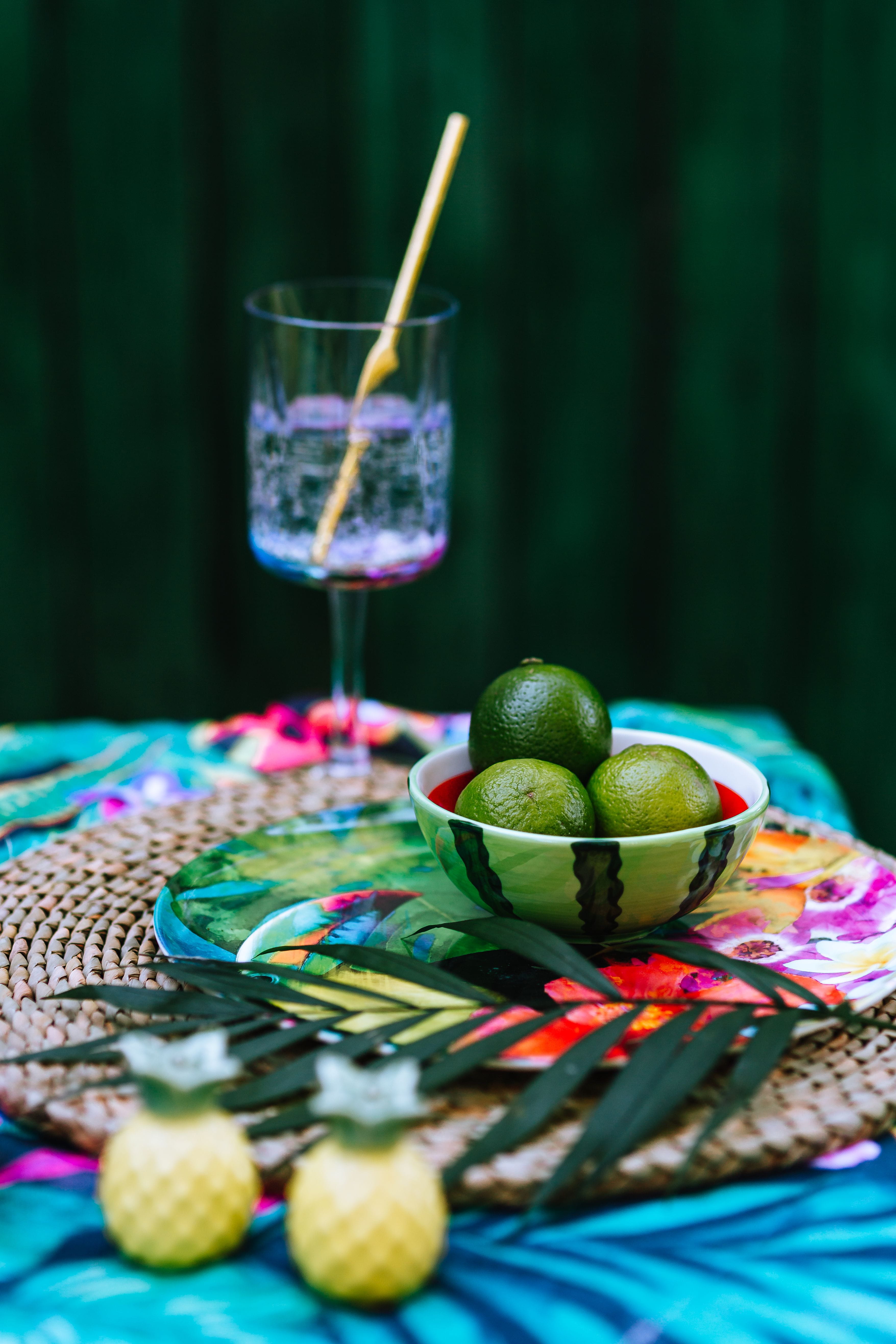 household equipment, refreshment, selective focus, garden, flora, glass, colors, celebration, sunny, food, accesories, alcohol, close-up, food and drink, Phone HD Wallpaper