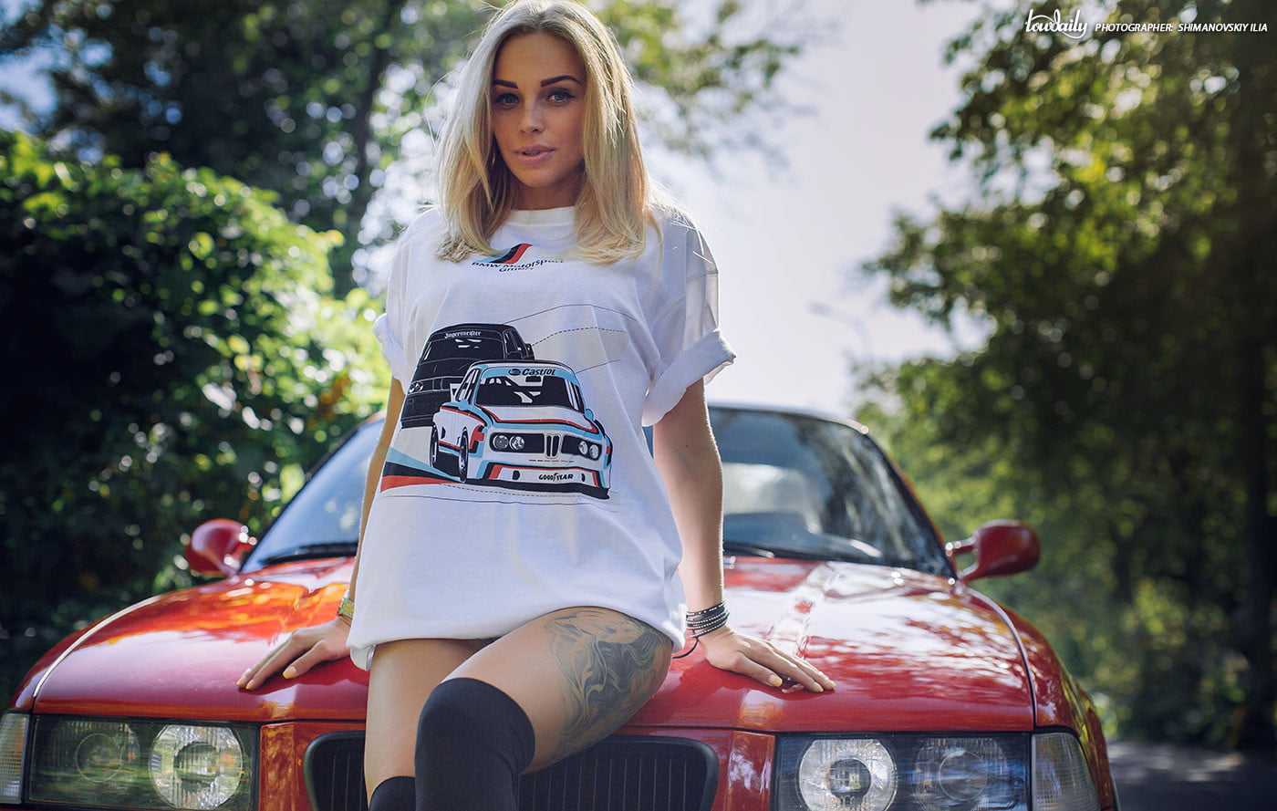 bokeh, shirt, blonde, painted nails, watermarked, trees, dyed hair, knee-highs, sitting, long hair, women outdoors, nature, car, model, women, straight hair, HD Wallpaper
