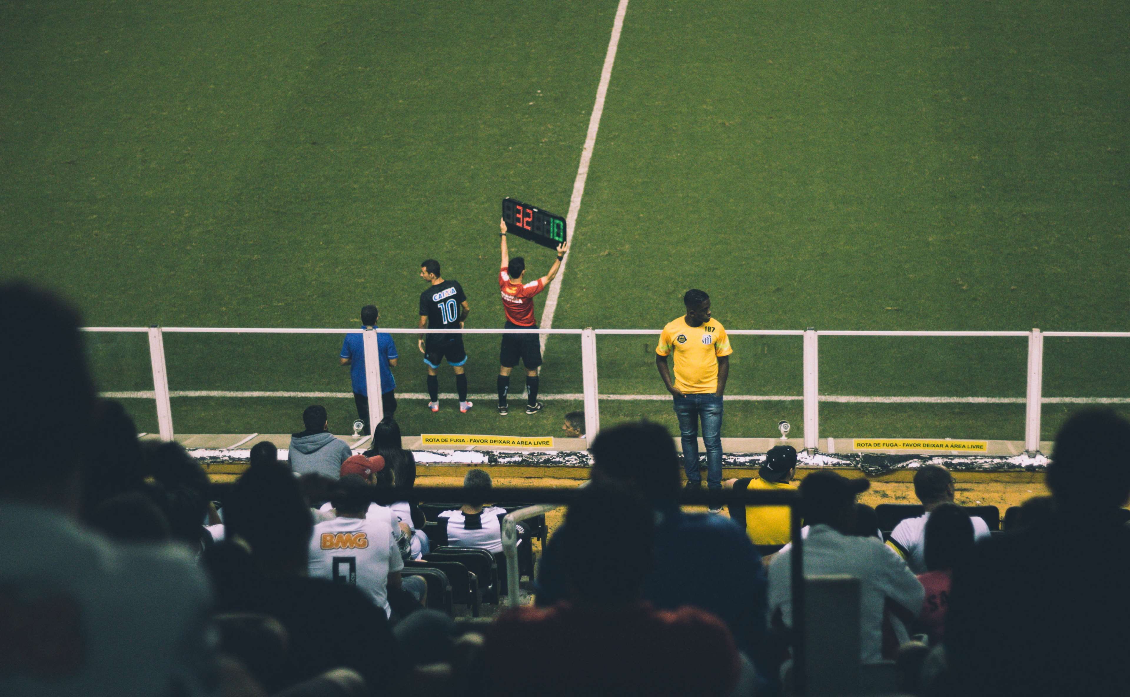 looking, spectator, standing, soccer, estadium, group of people, playing, stadium, players, competition, ice cream, arena, large group of people, play, HD Wallpaper