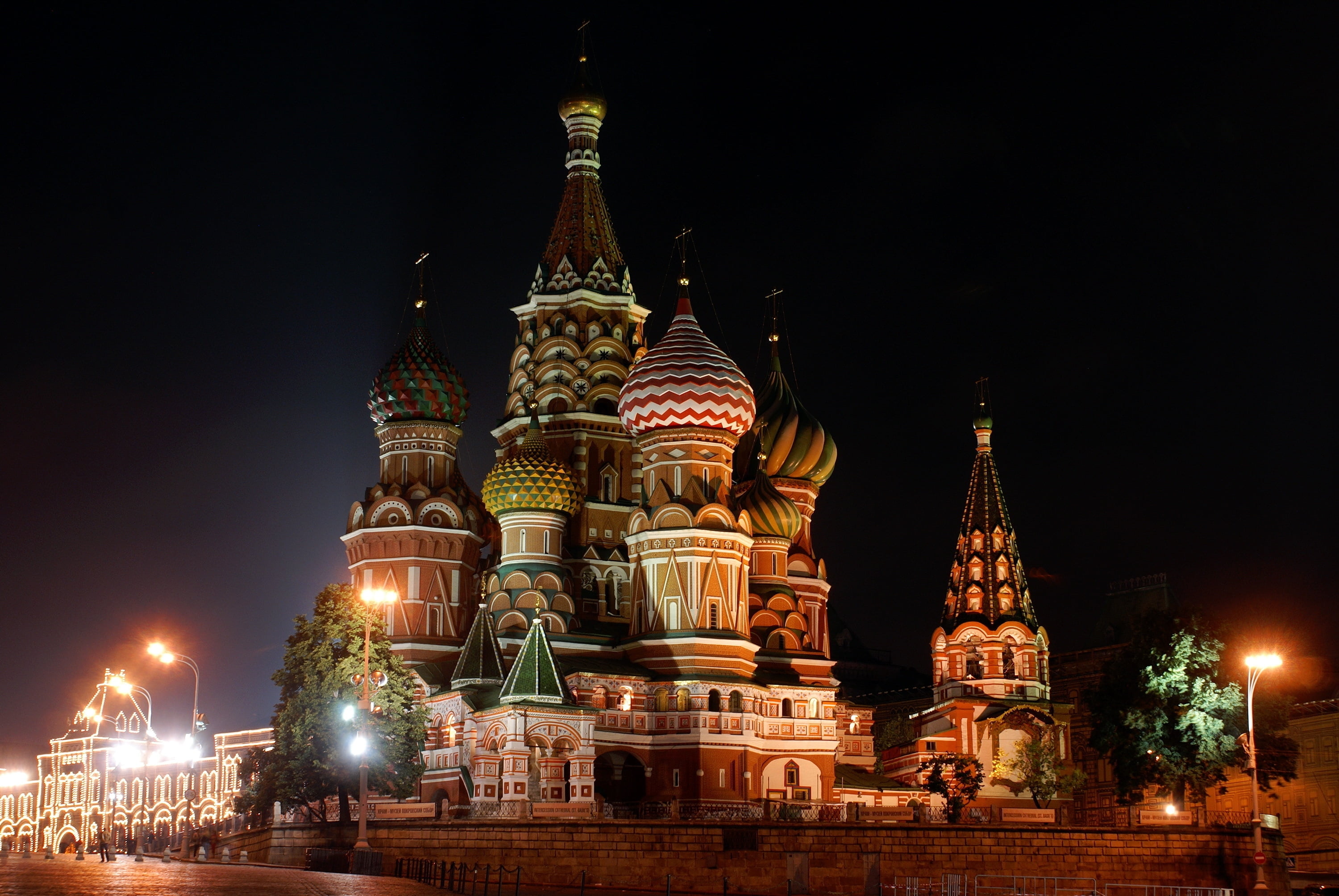 built Structure, old, cultures, history, red Square, the past, church, symbol, lights, city, building Exterior, cityscape, kremlin, disney, beauty, illuminated, HD Wallpaper