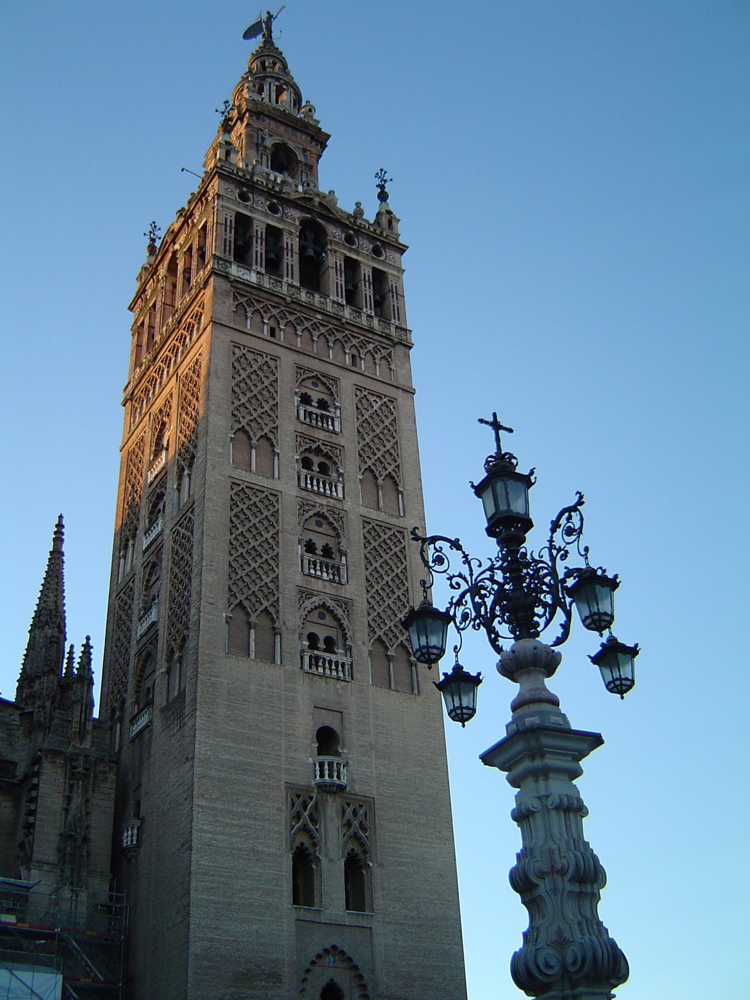 outdoors, travel destinations, history, giralda, tower, monuments, day, 1080P, nature, muslim art, europe, city, clear sky, the past, architecture, blue, Phone HD Wallpaper