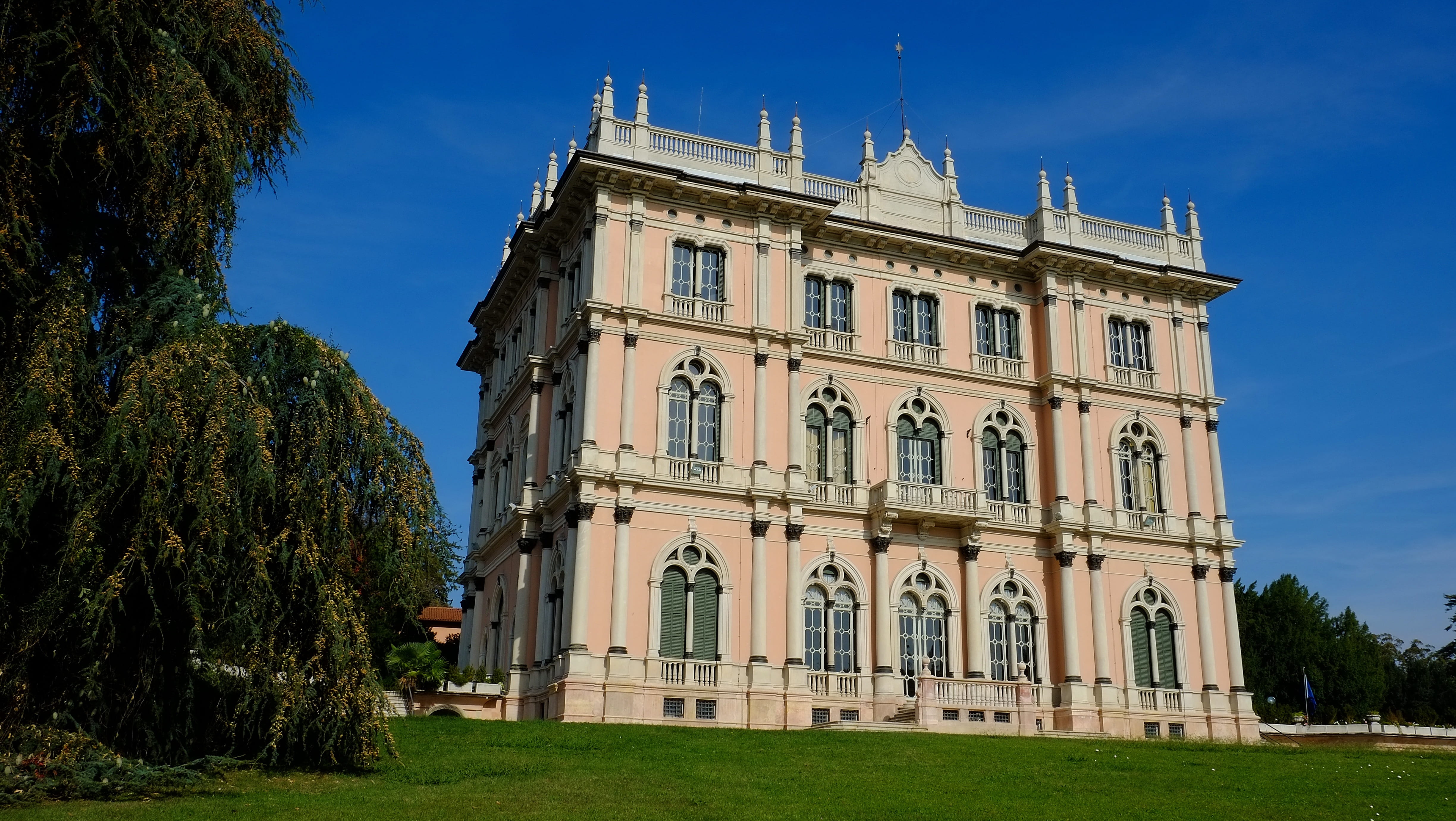 plant, varese, green, low angle view, no people, nature, grass, field, window, day, building exterior, building, built structure, sunlight, lawn, italy, HD Wallpaper