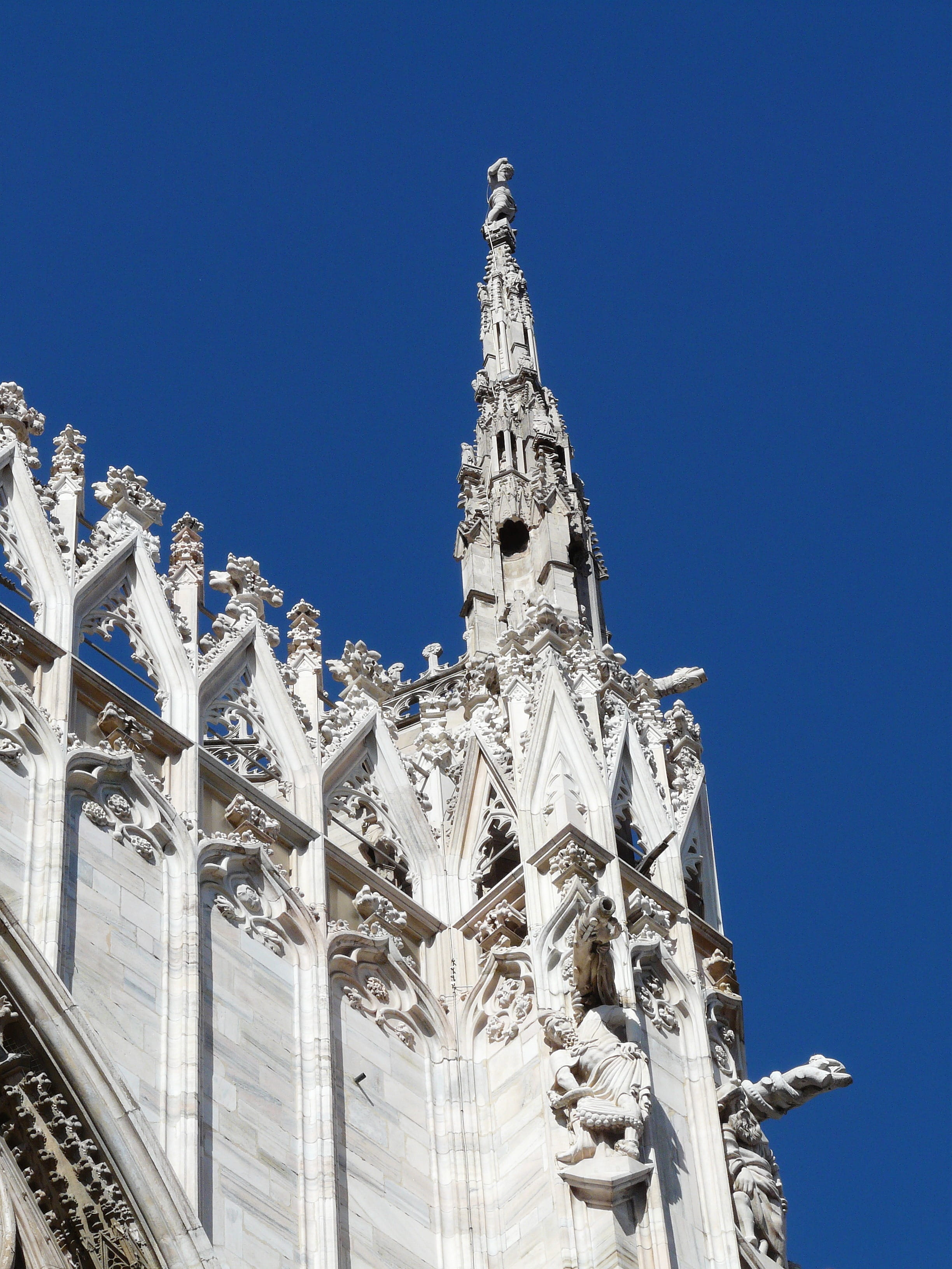 history, built structure, day, belief, spire, Architecture, sky, clear sky, blue, Milan, building, tower, nature, outdoors, 2K, spirituality, ornate, low angle view, Phone HD Wallpaper
