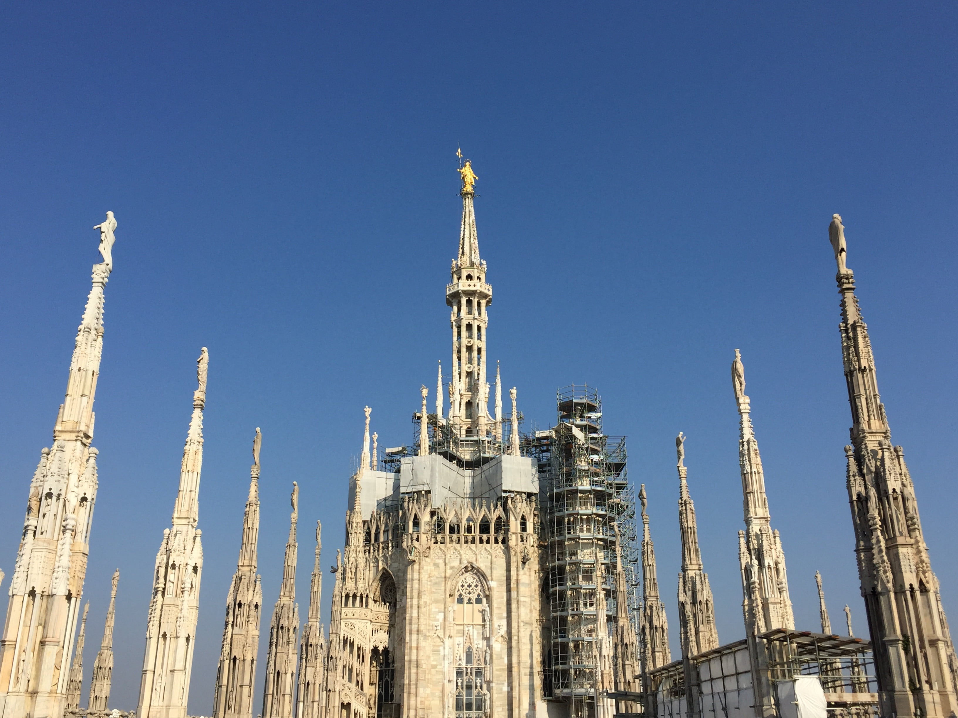 church, low angle view, nature, no people, building, 2K, blue, outdoors, tall - high, belief, famous Place, cathedral, sky, gothic Style, duomo Of Milan, HD Wallpaper