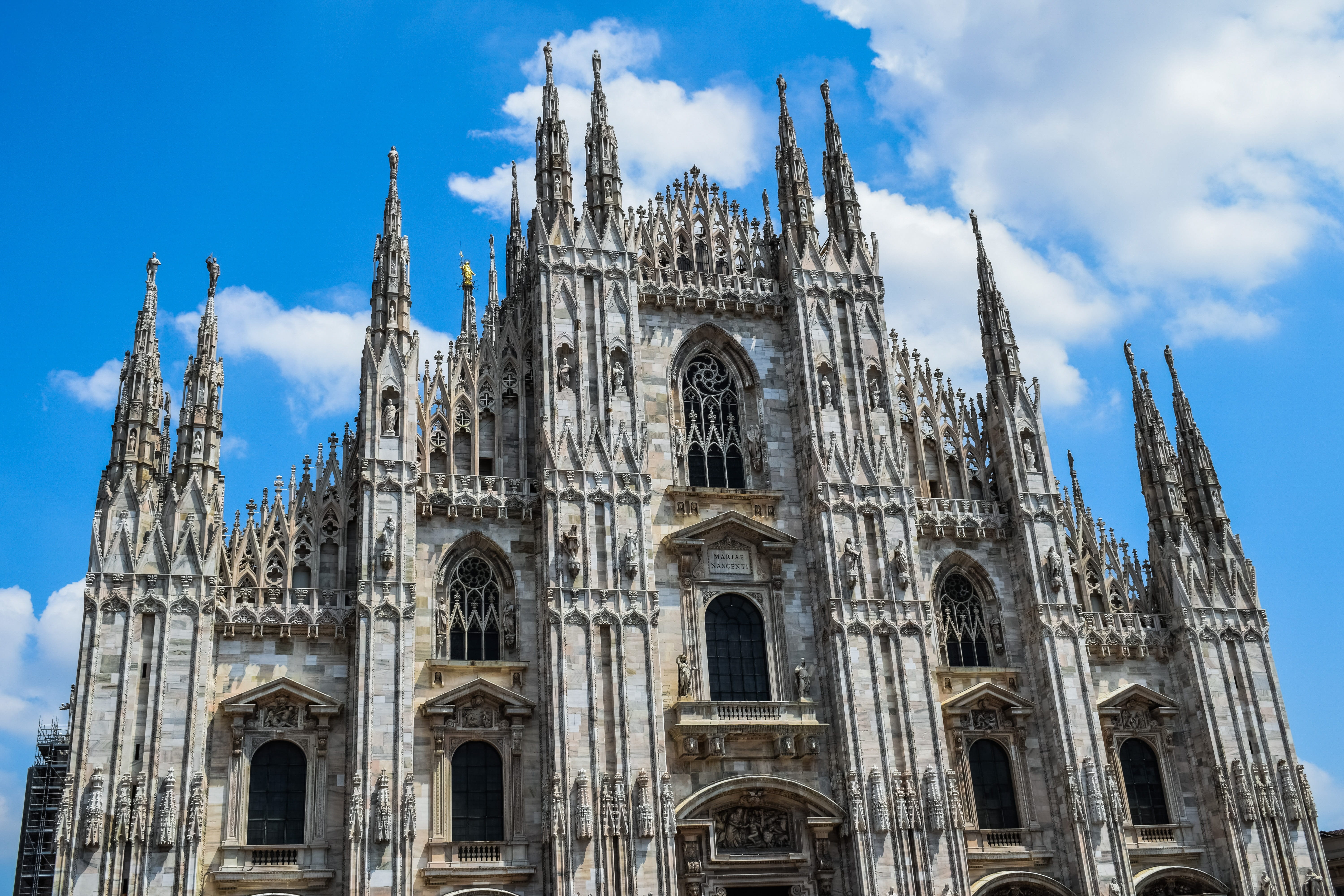 spire, outdoors, attraction, lombardy, design, gothic style, ornate, milan, duomo, spirituality, milano, sky, church, tourism, building, historically, cathedral, HD Wallpaper