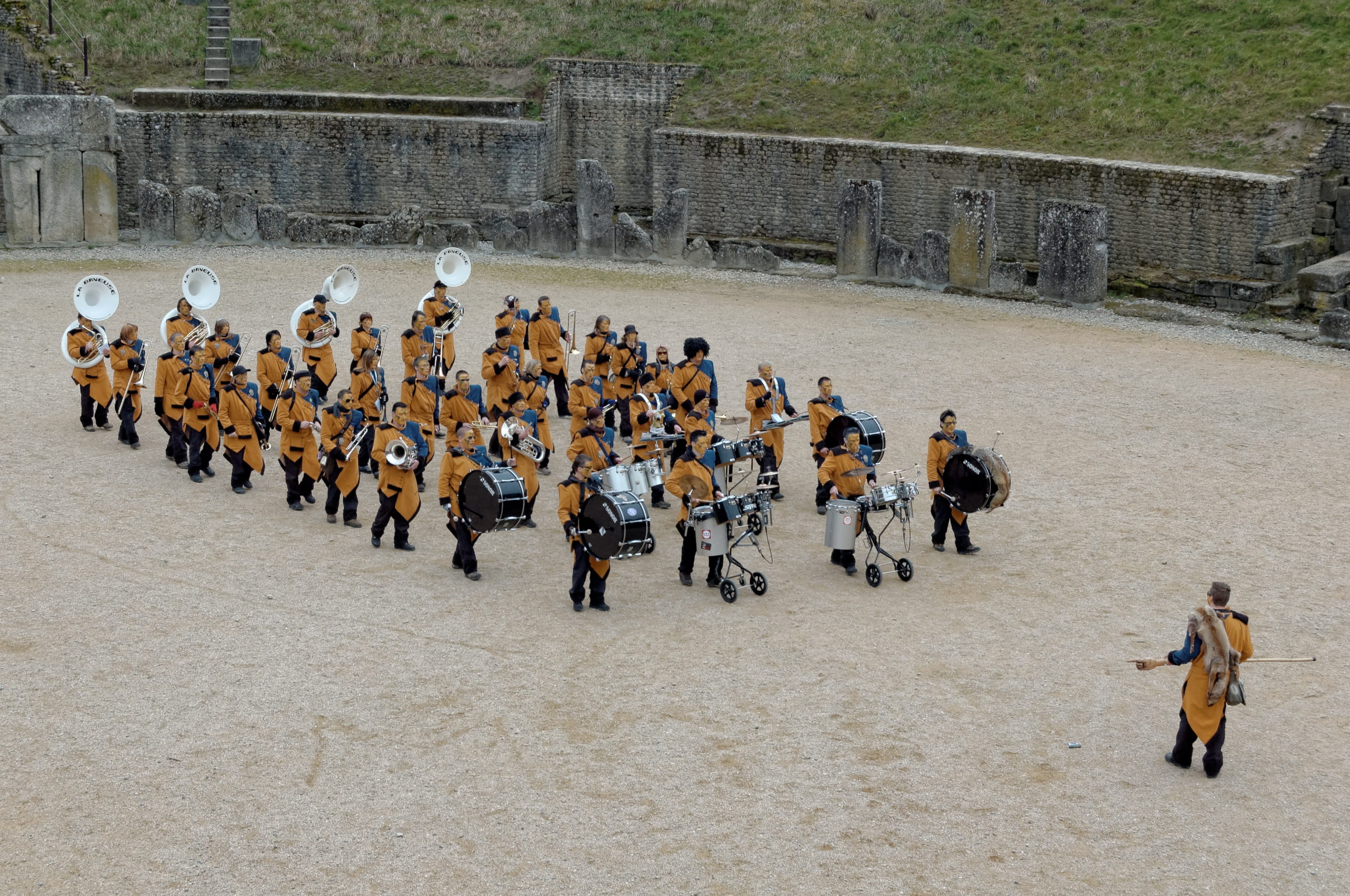 large group of people, high angle view, group of people, uniform, group of animals, togetherness, day, architecture, outdoors, vaud, 2K, land, switzerland, HD Wallpaper