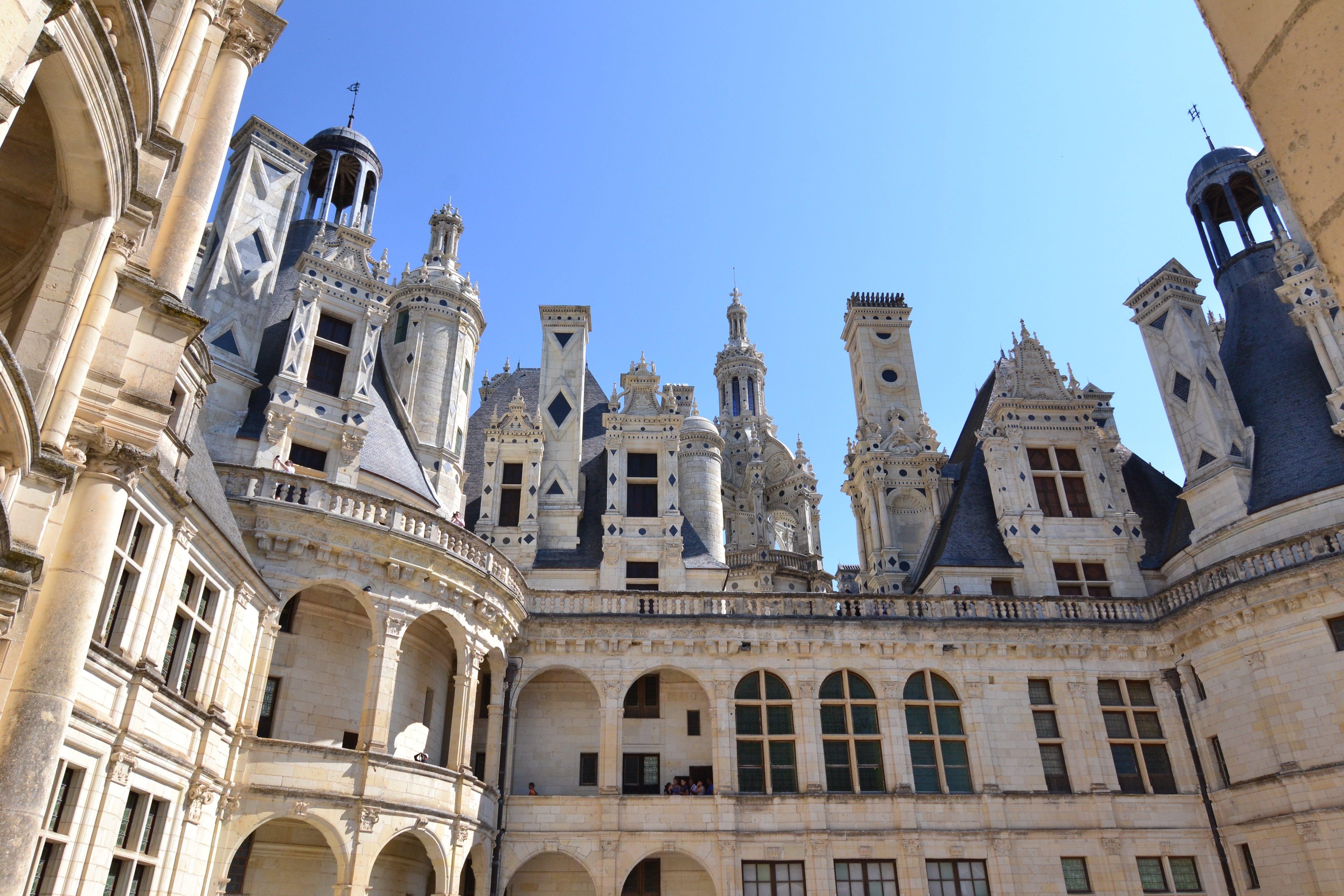 châteaux de la loire, city, lantern, 4K, history, architecture, the past, clear sky, no people, nature, outdoors, tourism, chambord, day, loire valley, HD Wallpaper