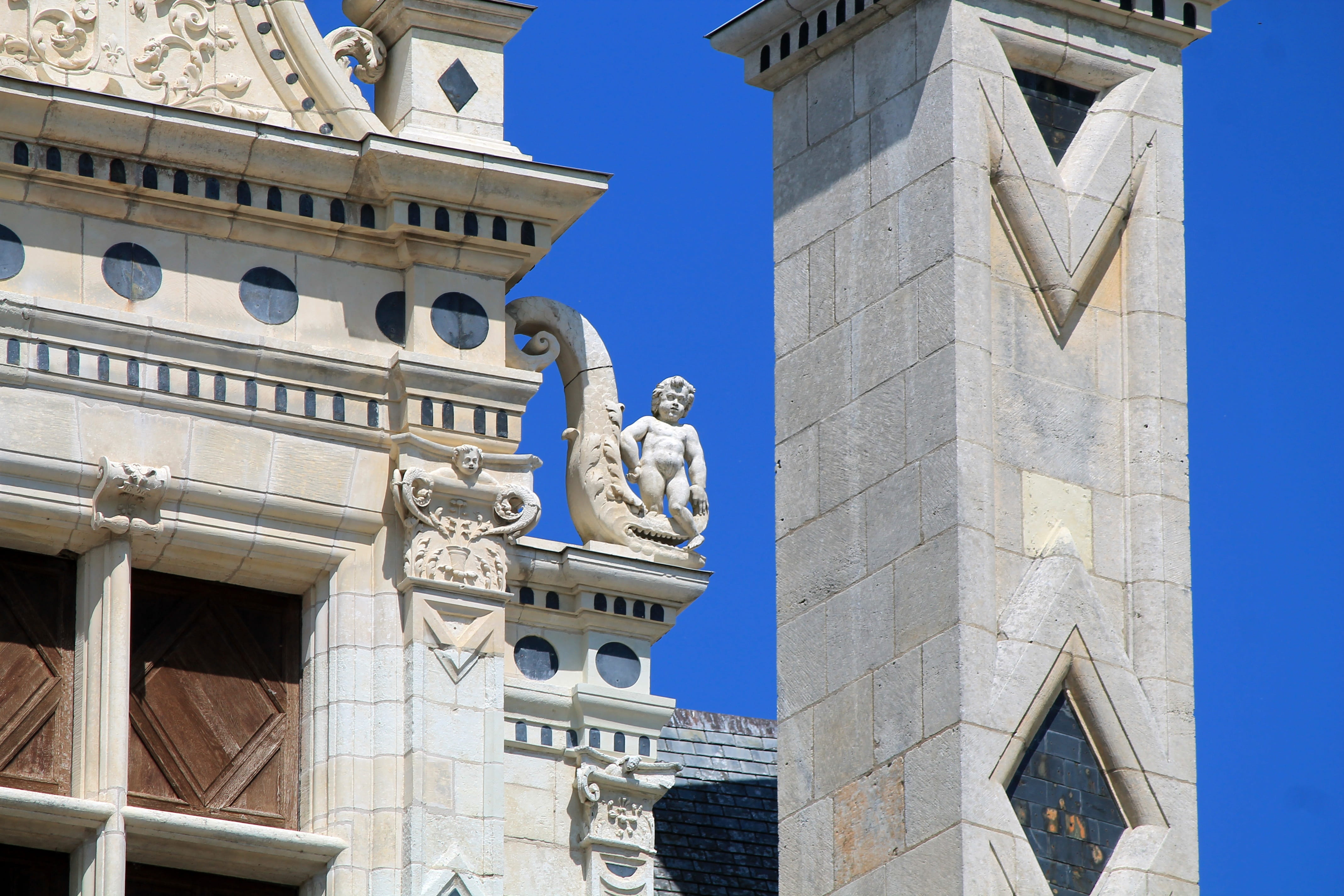 statue, the kings castle, architectural column, travel destinations, low angle view, human representation, France, representation, art and craft, 4K, france heritage, HD Wallpaper