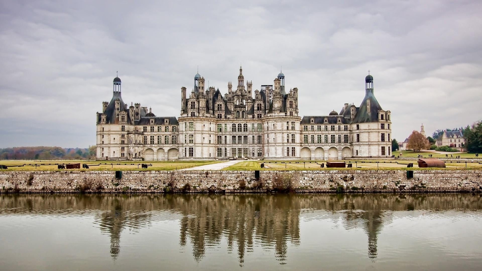 medieval architecture, outdoors, waterfront, chambord, cloud - sky, europe, france, religion, chateau de chambord, cloud, belief, reflection, estate, water castle, HD Wallpaper