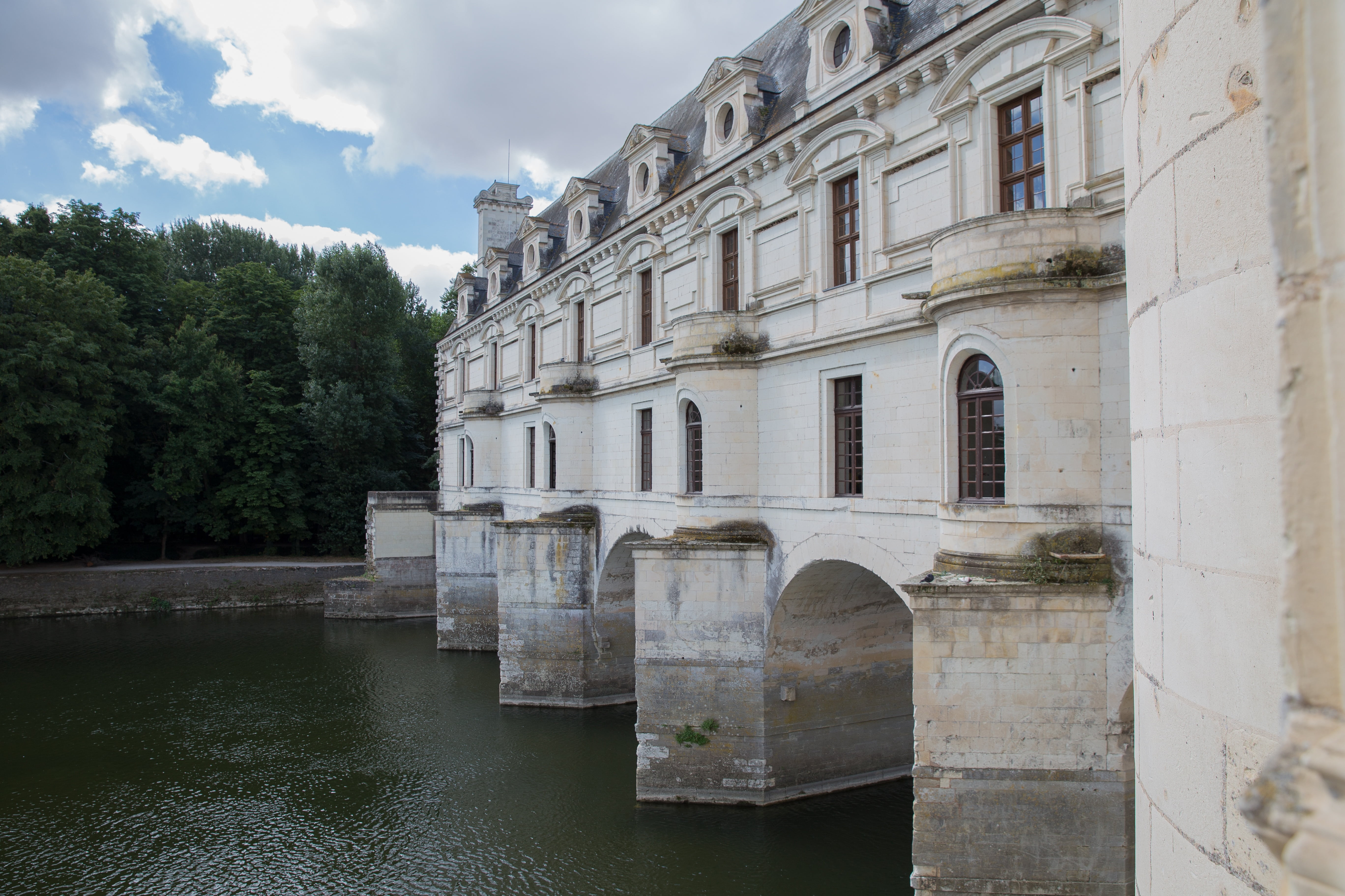 châteaux de la loire, outdoors, river, no people, plant, sky, built structure, nature, loire valley, day, reflection, castle, arch, building exterior, bridge, HD Wallpaper