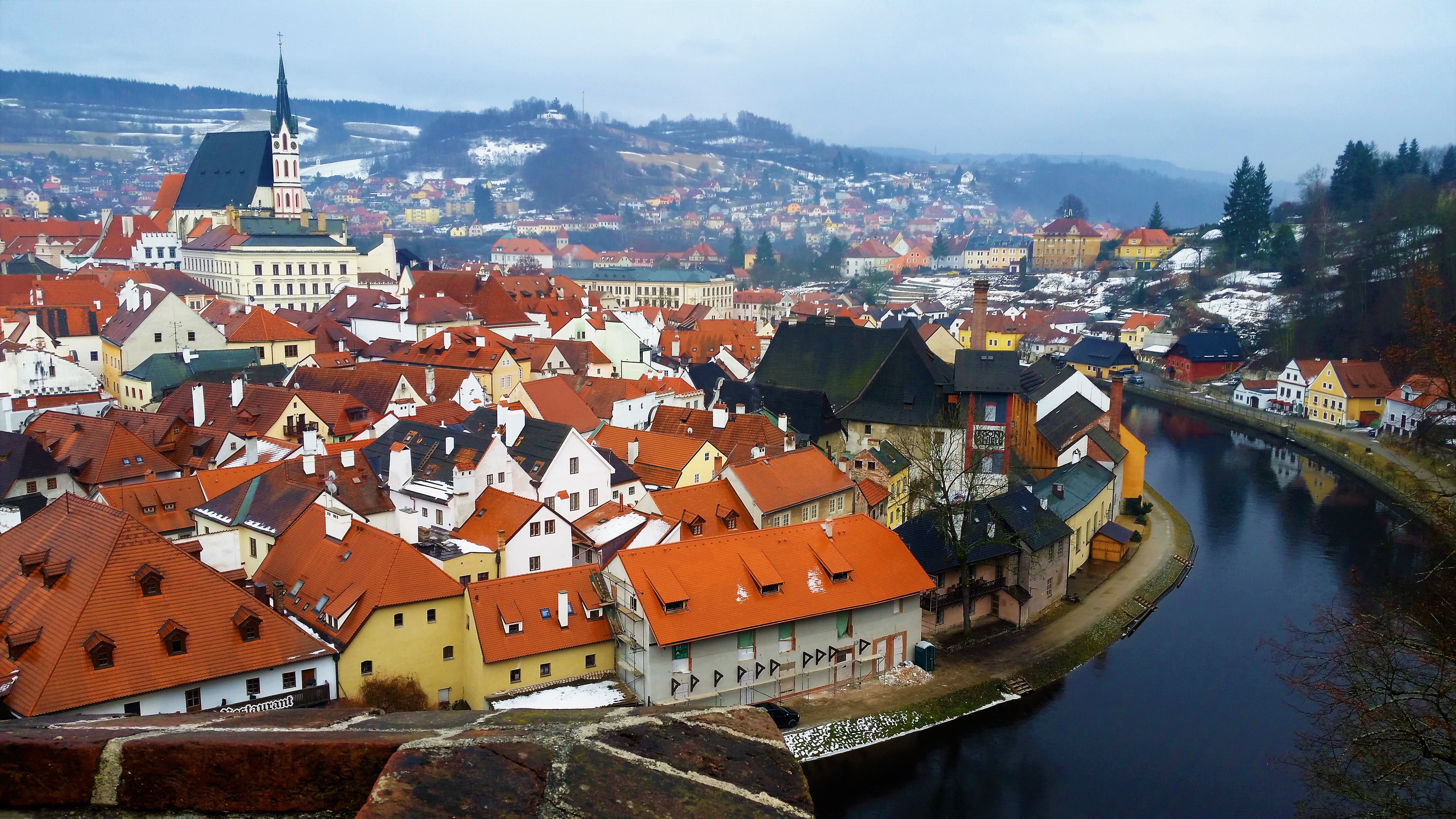 crowd, high angle view, nature, townscape, river, cityscape, built structure, outdoors, landscape, travel destinations, background, water, lake, český krumlov, HD Wallpaper