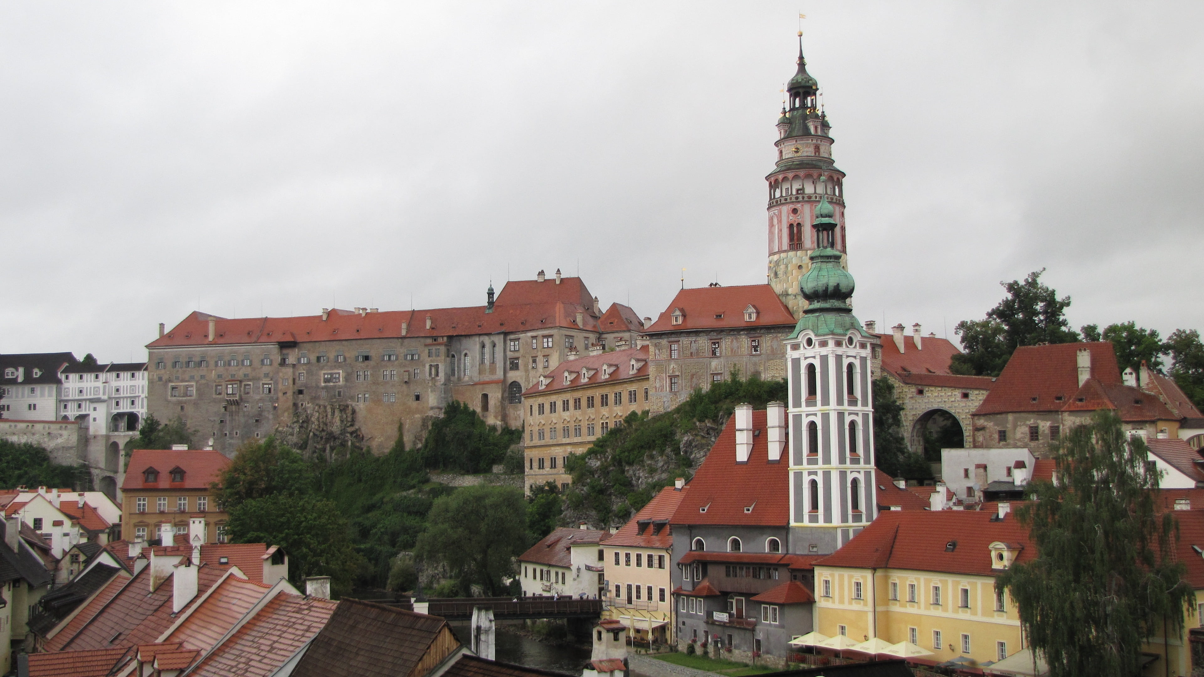 city, the past, building, roof, townscape, czech krumlov, sky, travel destinations, architecture, built structure, tower, religion, cityscape, tree, spire, HD Wallpaper