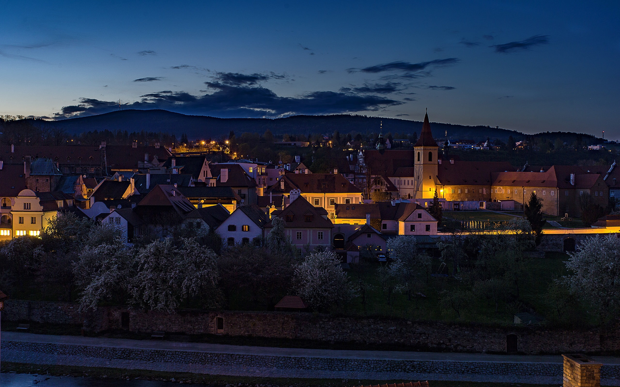 water, night, 2K, krumlov, place of worship, no people, religion, outdoors, cloud - sky, dusk, illuminated, hd, architecture, mountain, nature, HD Wallpaper