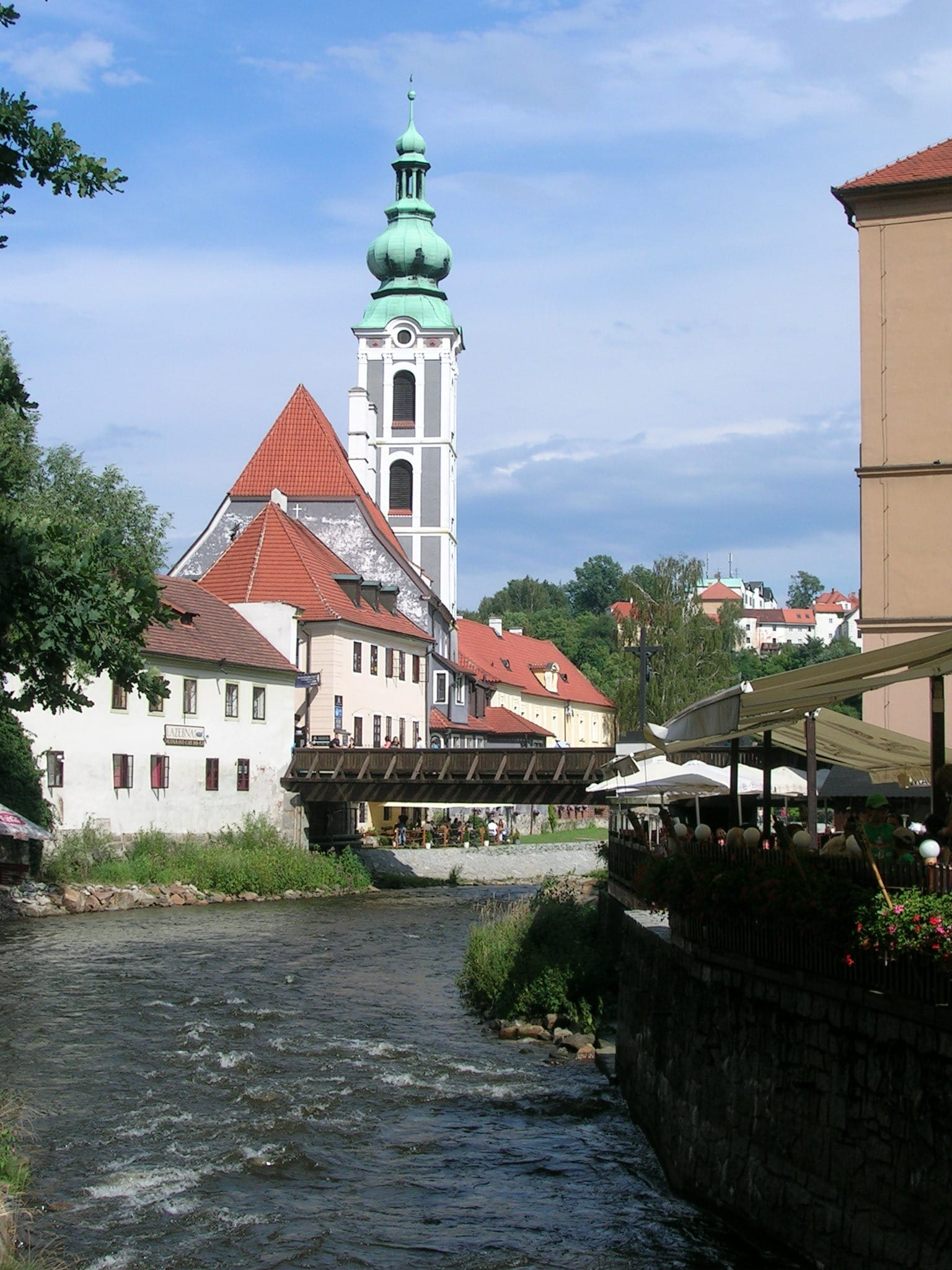 spirituality, day, building Exterior, town, Czech Republic, cesky, church, spire, historical, famous Place, water, architecture, nature, Cesky, place of worship, Phone HD Wallpaper