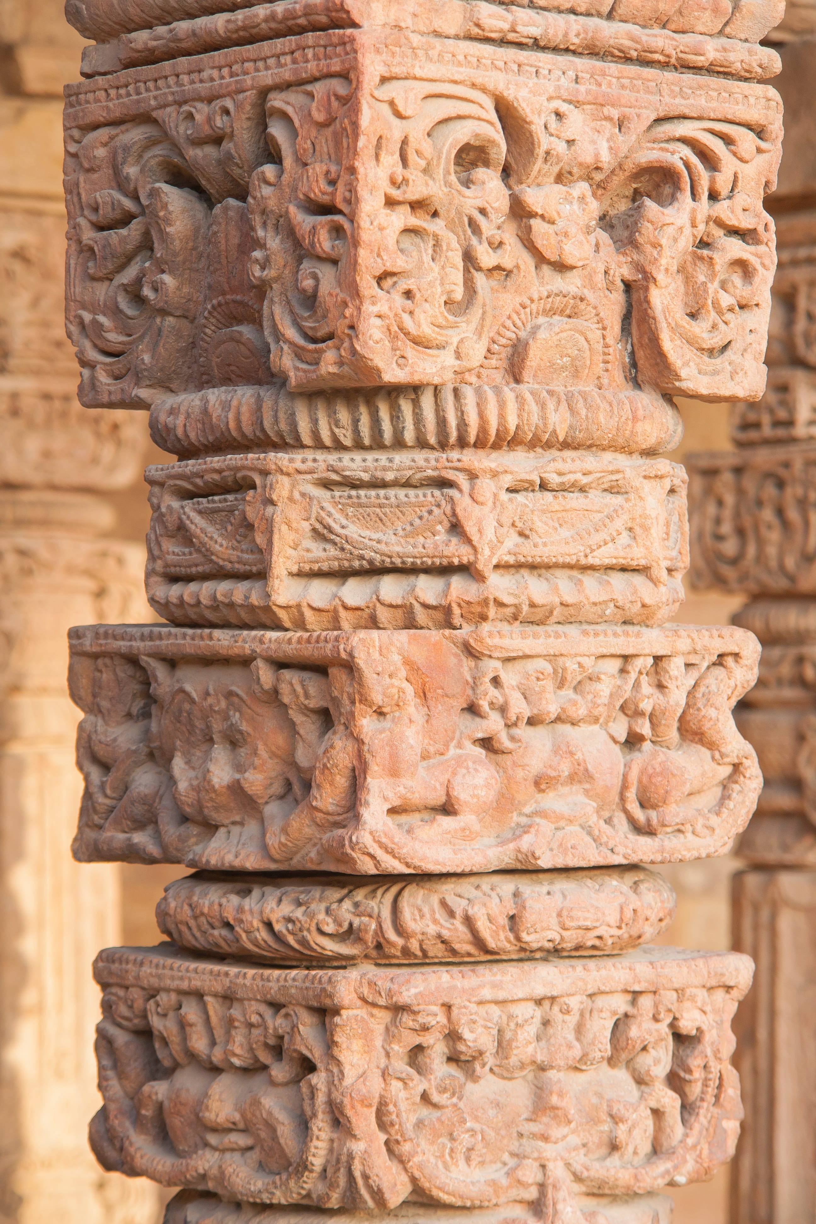 4K, qutab minar, culture, built structure, creativity, human representation, stone material, india, stone, architecture, travel destinations, outdoor, Phone HD Wallpaper