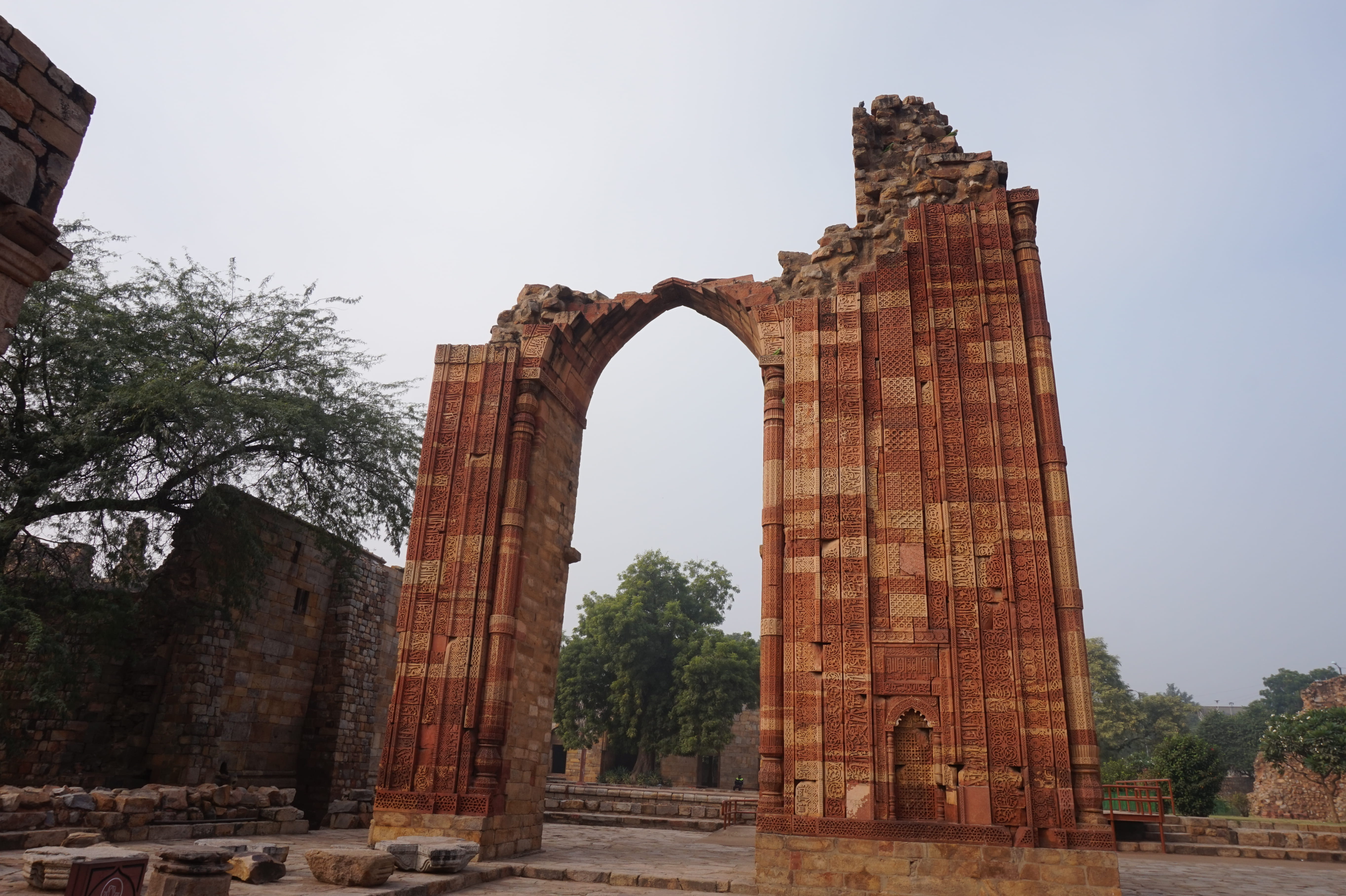 archaeology, old ruin, old, weathered, architecture, place of worship, outdoors, building exterior, india, damaged, ruined, clear sky, delhi, history, kutub minar, HD Wallpaper