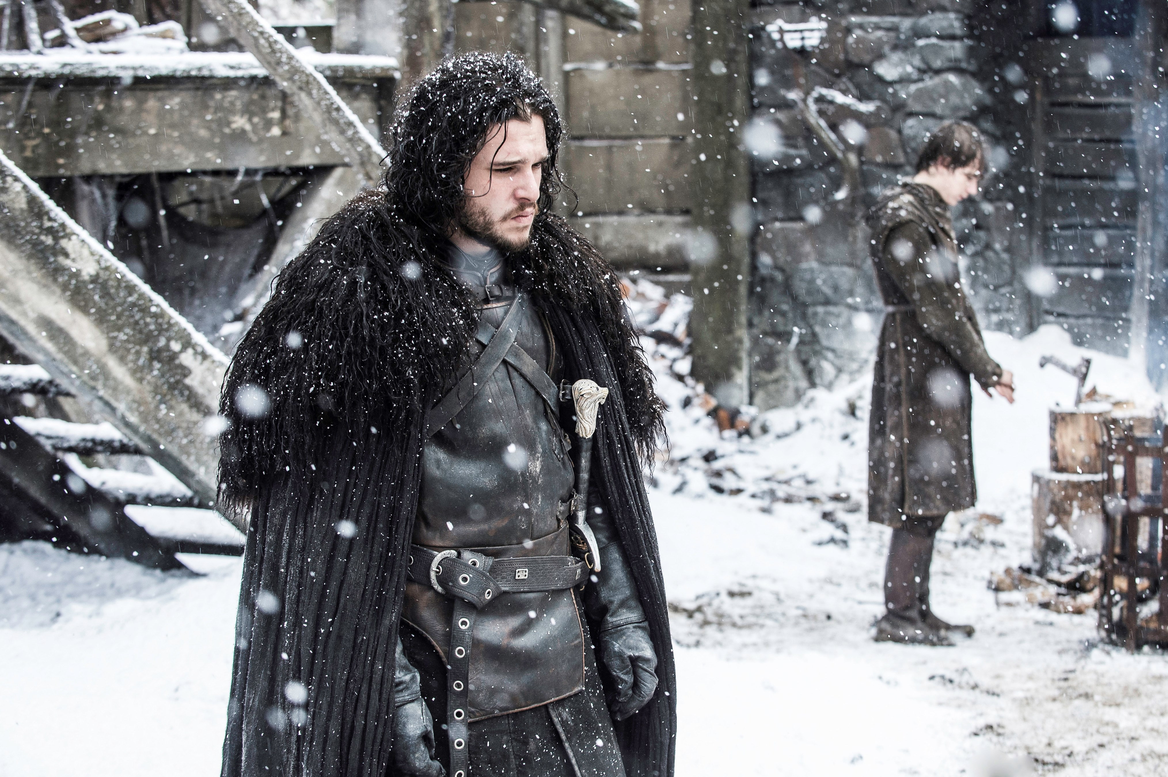 day, cold temperature, walking, warm clothing, snow, city, snowing, architecture, males, young adult, 4K, kit harington game of thrones, people, winter, HD Wallpaper