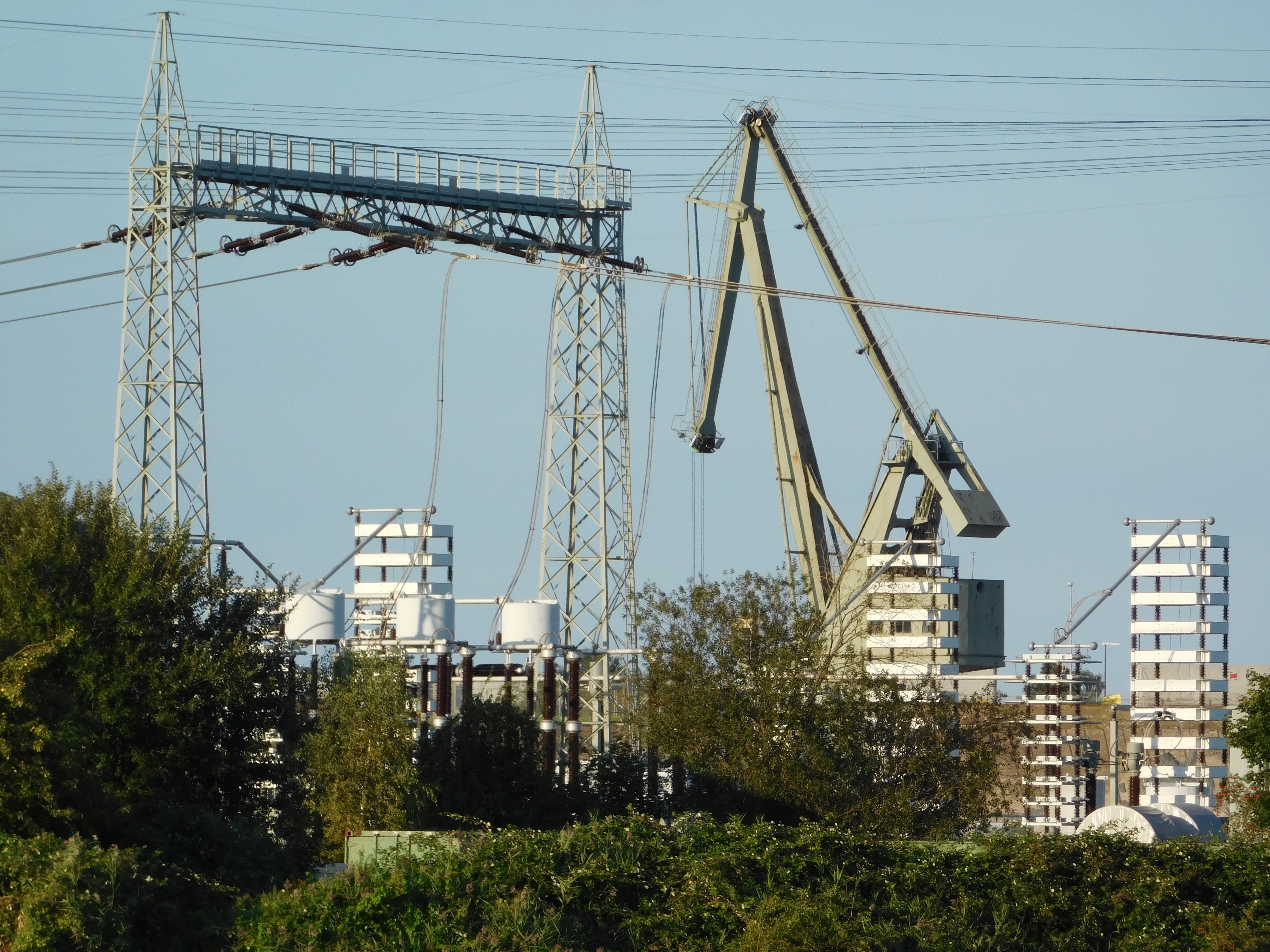 day, architecture, crane, no people, machinery, cable, industry, low angle view, plant, crane - construction machinery, built structure, clear sky, building exterior, HD Wallpaper