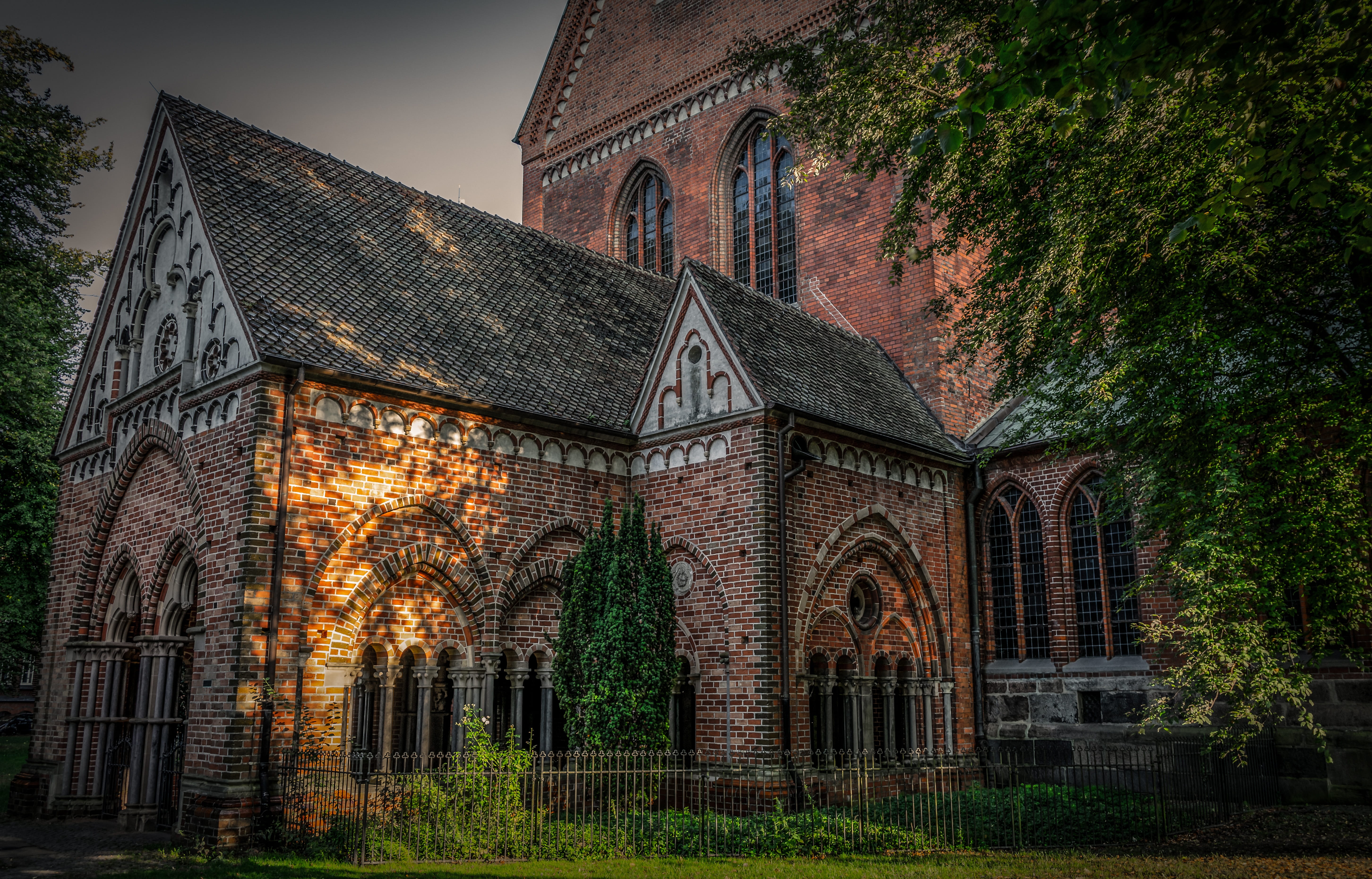 low angle view, tree, architecture, building, window, arch, the past, brick, nature, history, sky, facade, building exterior, spirituality, religion, place of worship, HD Wallpaper
