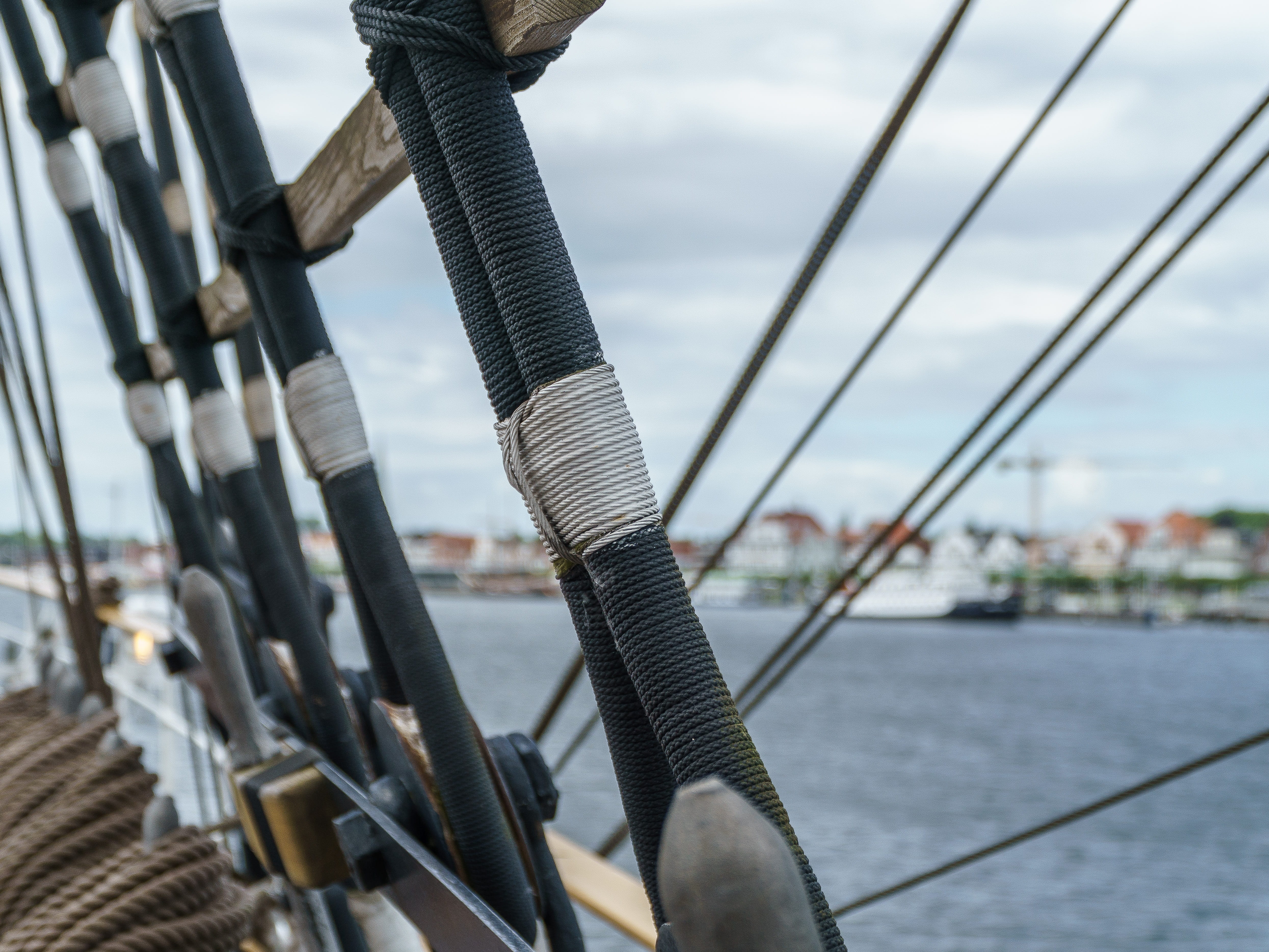 bridge - man made structure, Travemünde, baltic sea, traditional ship, metal, bridge, architecture, port, transportation, Passat, bicycle, day, focus on foreground, HD Wallpaper