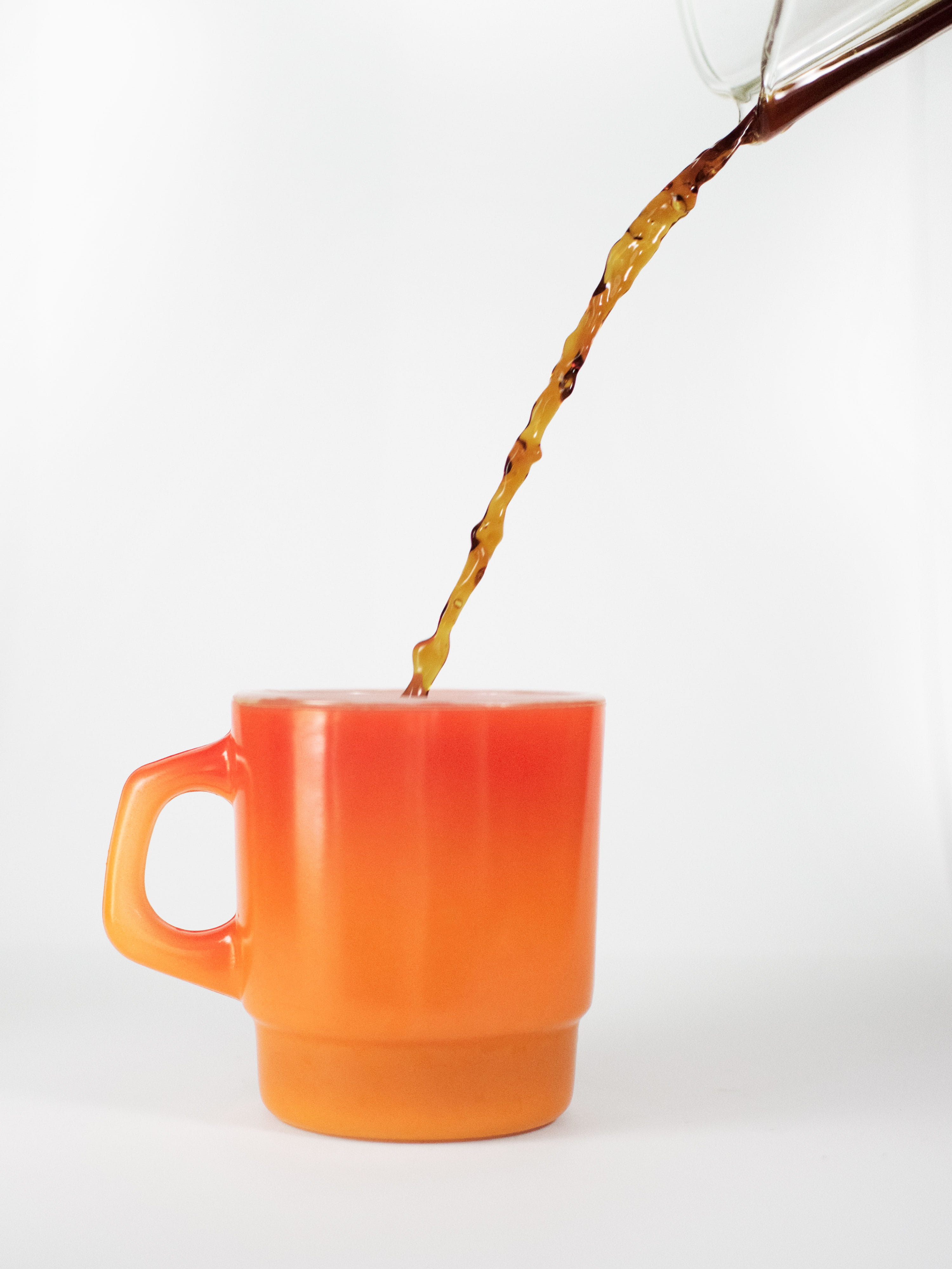 office, freshness, studio shot, close-up, felt, wellness, cafe, white background, drink, orange color, white, tea, container, mug, coffee, minimalism, red, Phone HD Wallpaper
