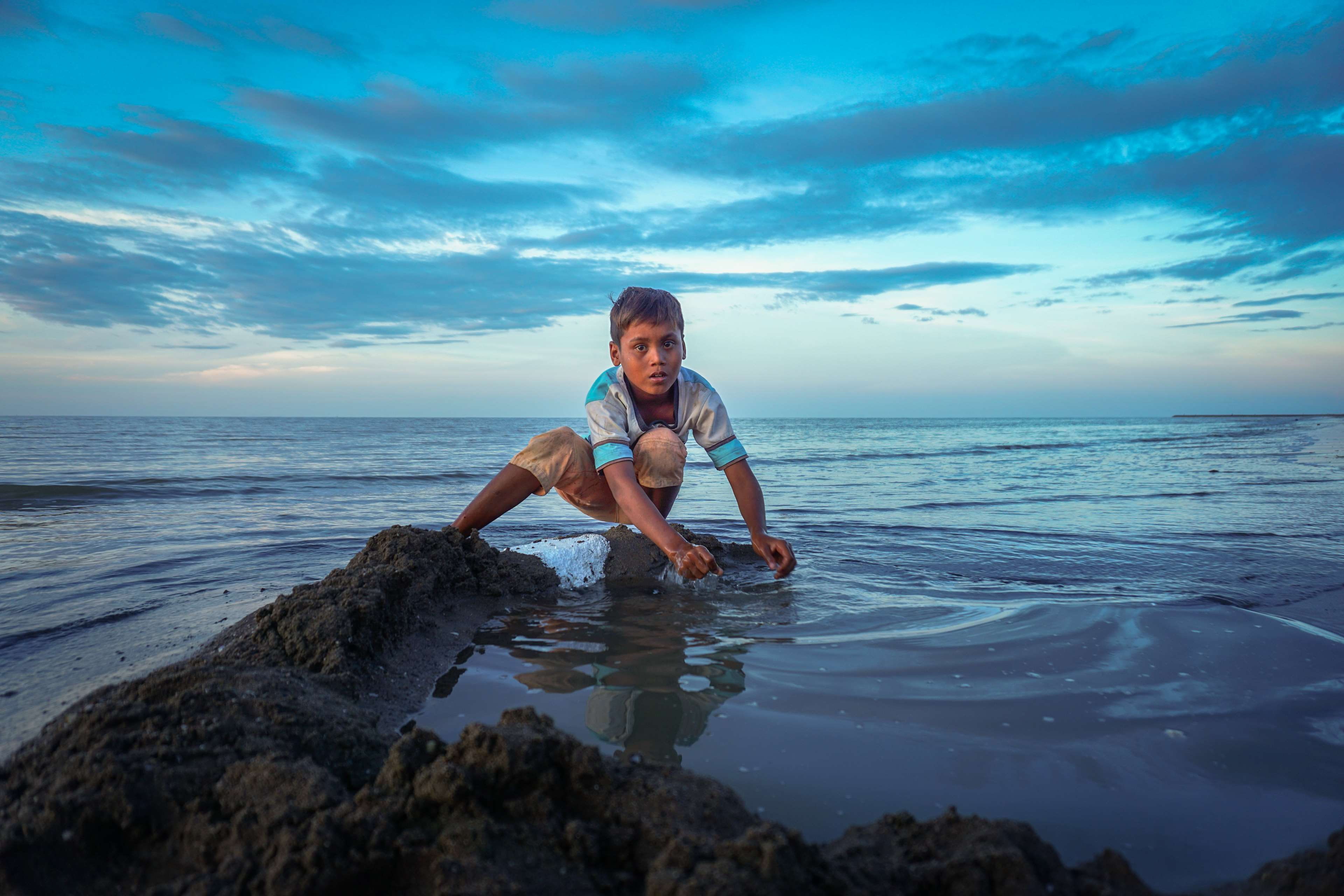 scenics - nature, young, joy, lifestyle, one person, sunset, nature, leisure activity, beach, sea, real people, solid, outdoors, motivation, indonesia, HD Wallpaper