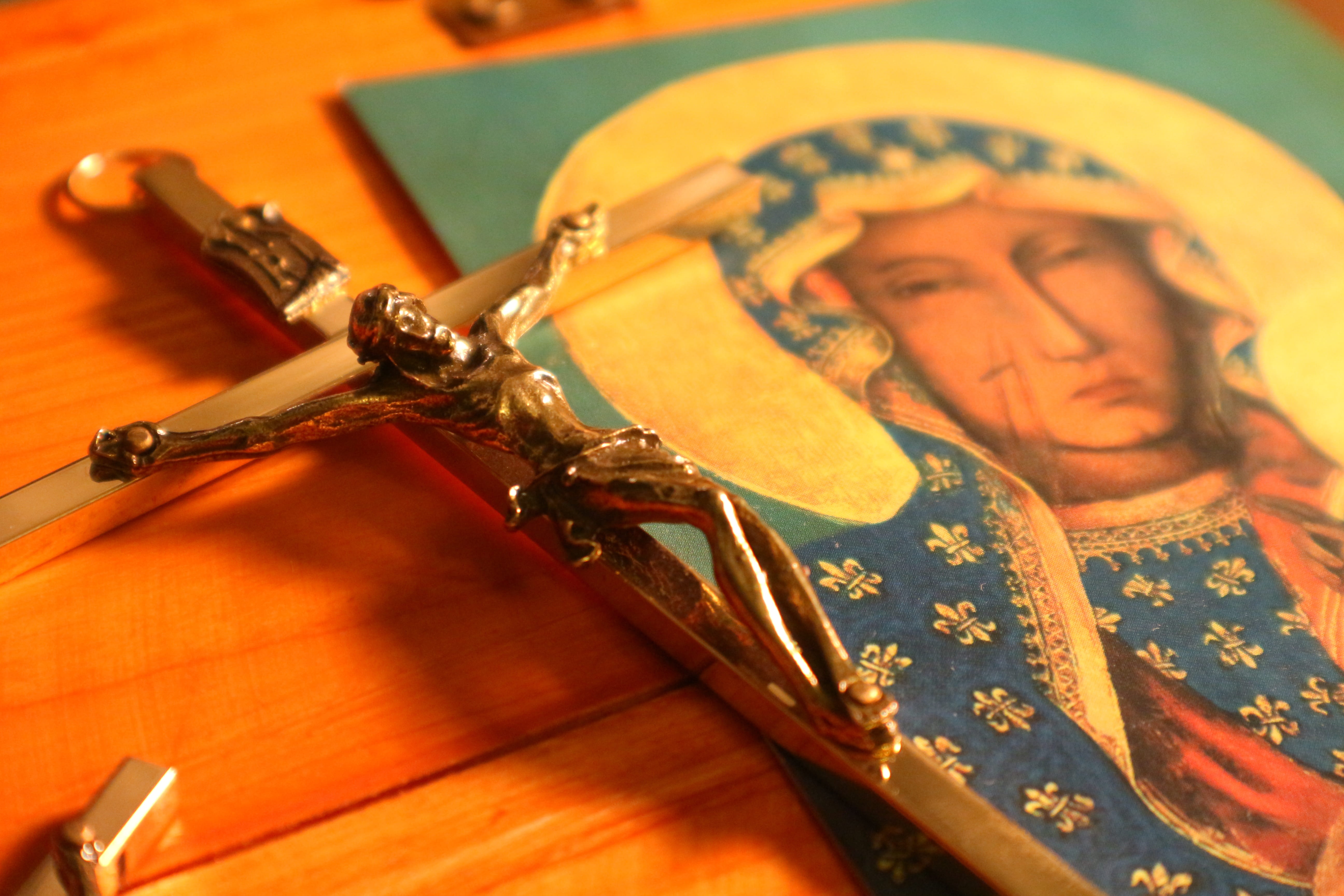 easter, jesus, our lady, men, 5K, artist, musical equipment, music, indoors, prayer, performance, clothing, religion, christianity, portrait, cross, close-up, HD Wallpaper