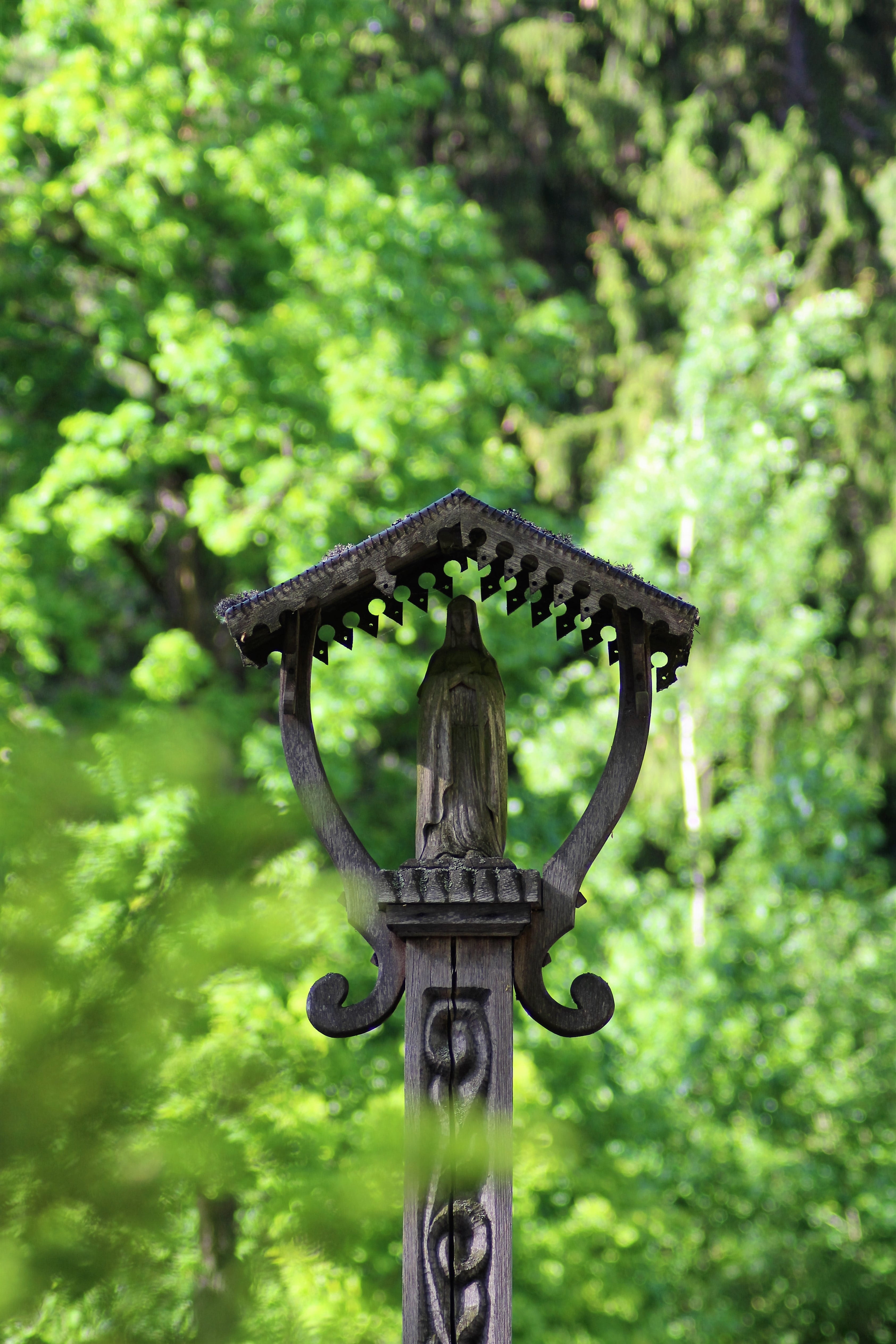 pray, cross, outdoors, nature, artfully, 4K, wood, art and craft, virgin mary, believe, figure, christianity, green color, maria, metal, statue, carving, Phone HD Wallpaper