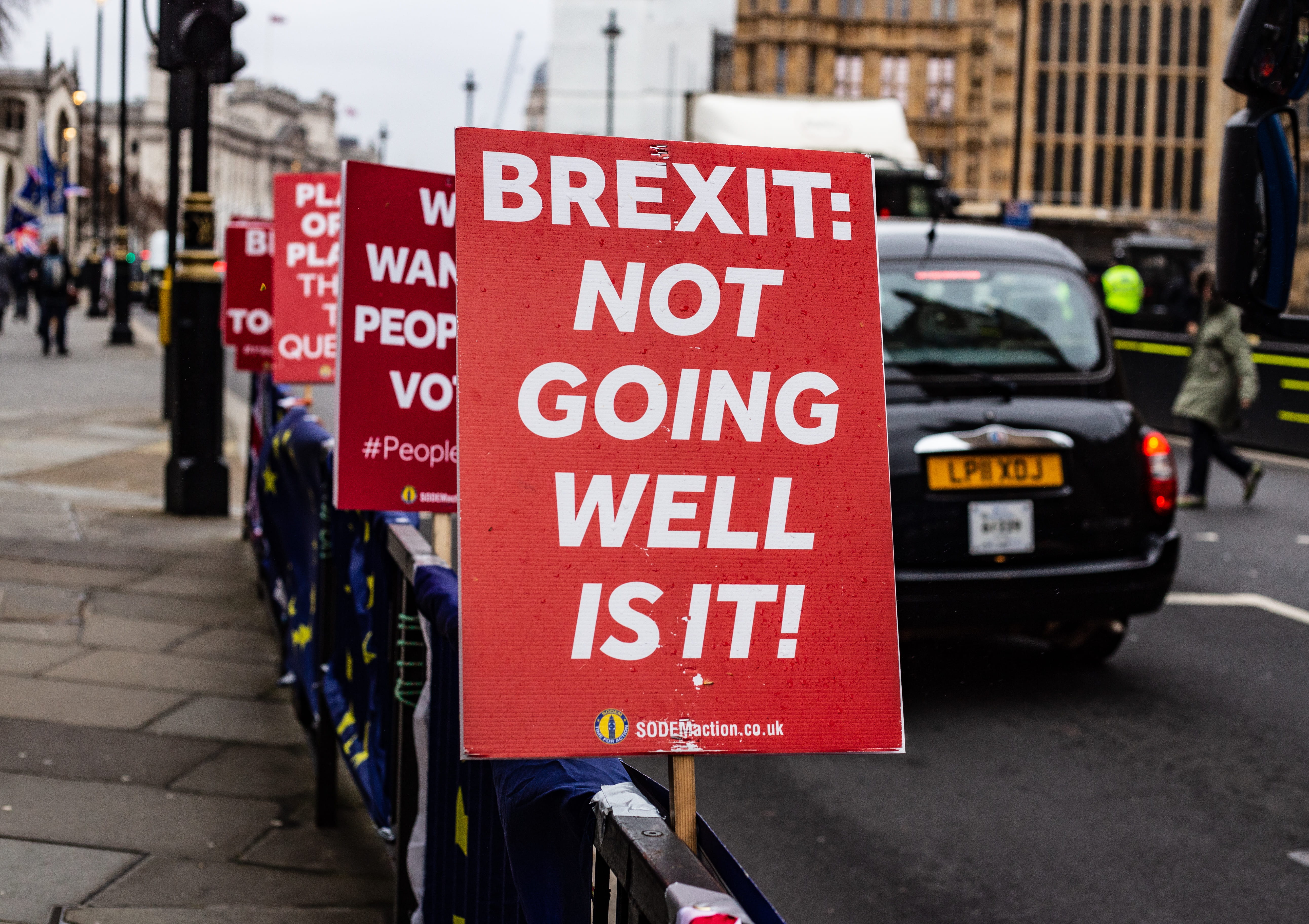 incidental people, bicycle, car, well, day, communication, sign, street, architecture, brexit, information sign, road, going, banner, mode of transportation, HD Wallpaper